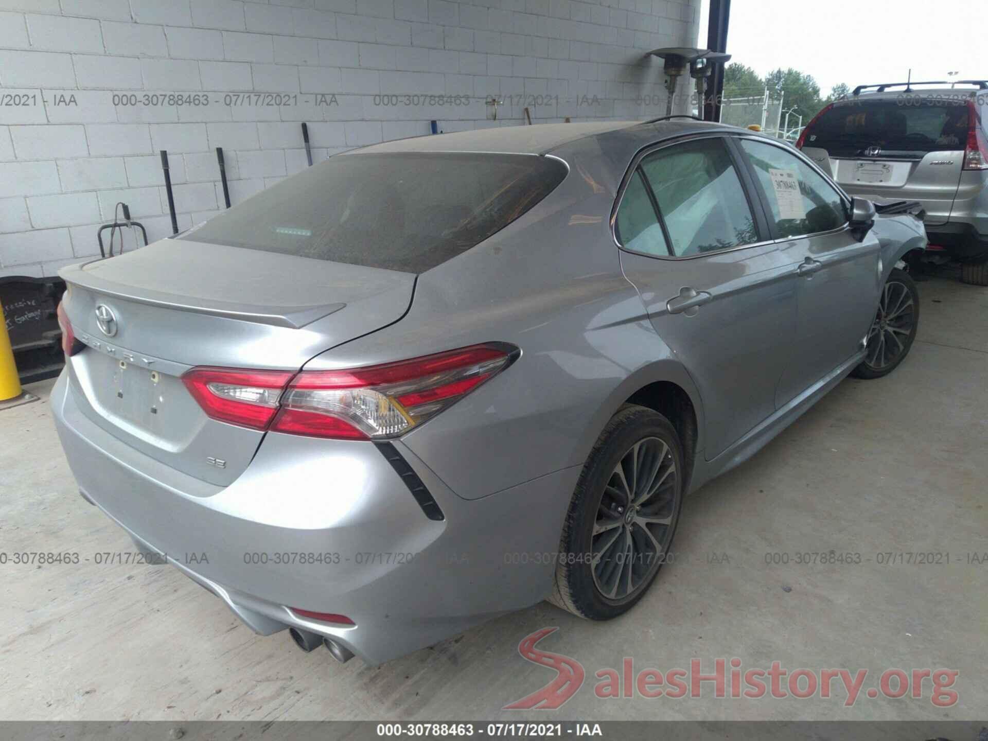 4T1B11HK6JU045693 2018 TOYOTA CAMRY