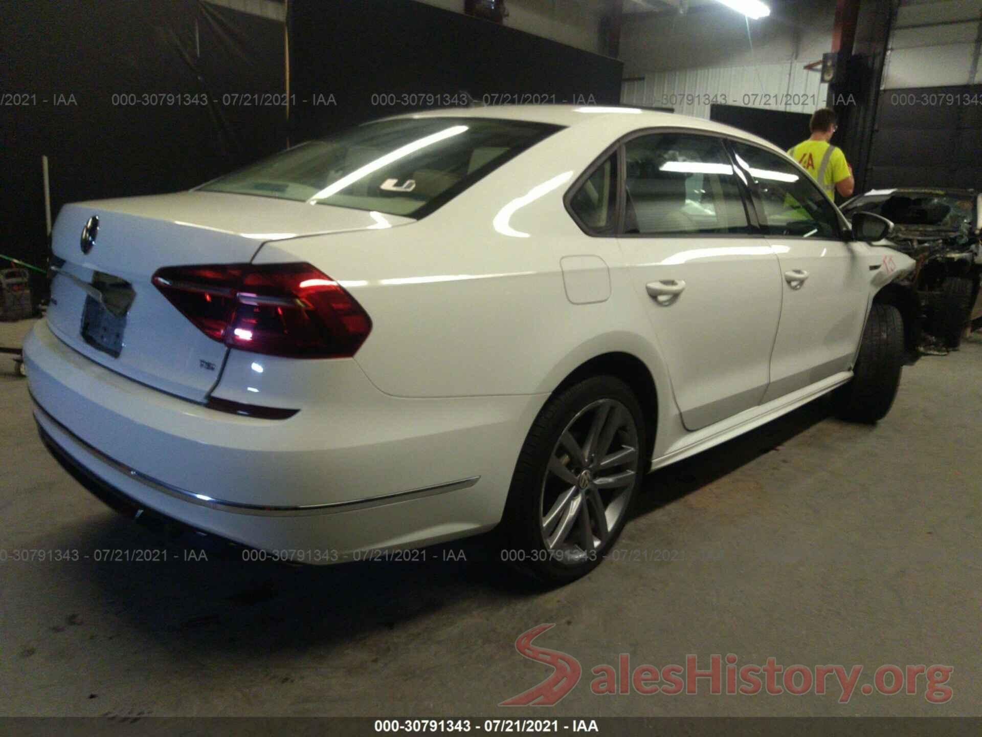 1VWAA7A39JC037516 2018 VOLKSWAGEN PASSAT