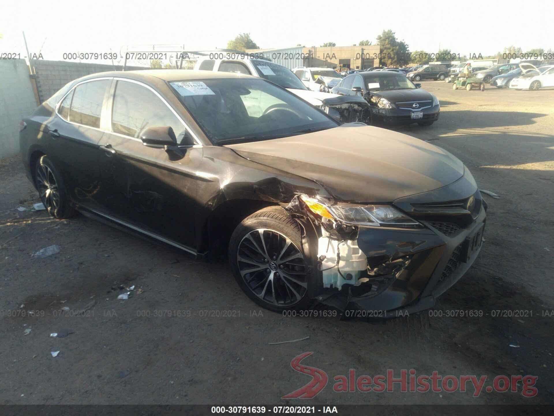 4T1B11HK4JU157103 2018 TOYOTA CAMRY