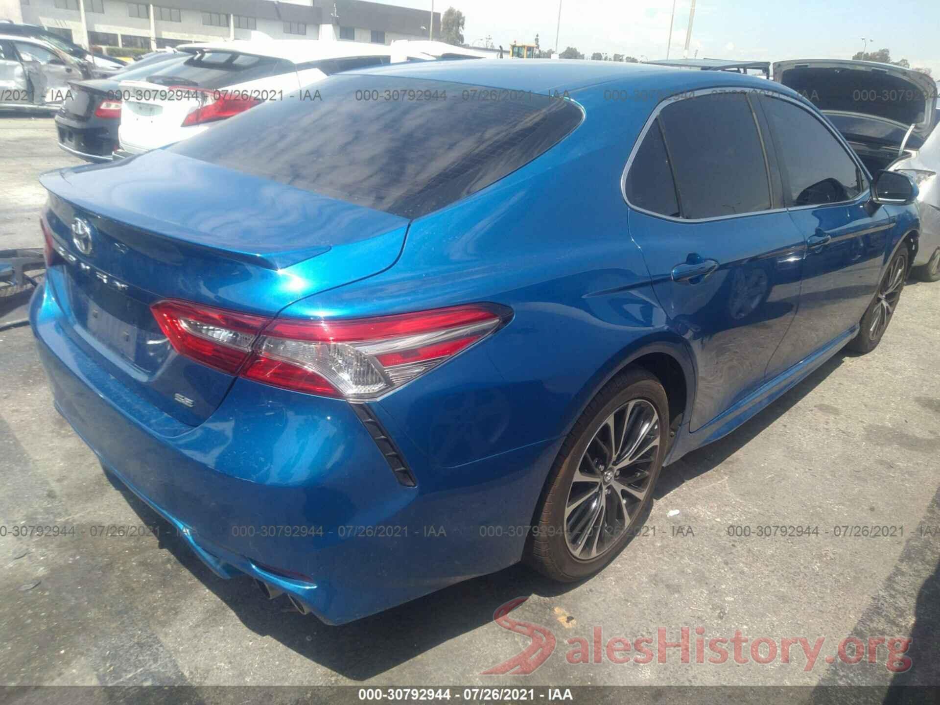 4T1B11HK1JU068427 2018 TOYOTA CAMRY