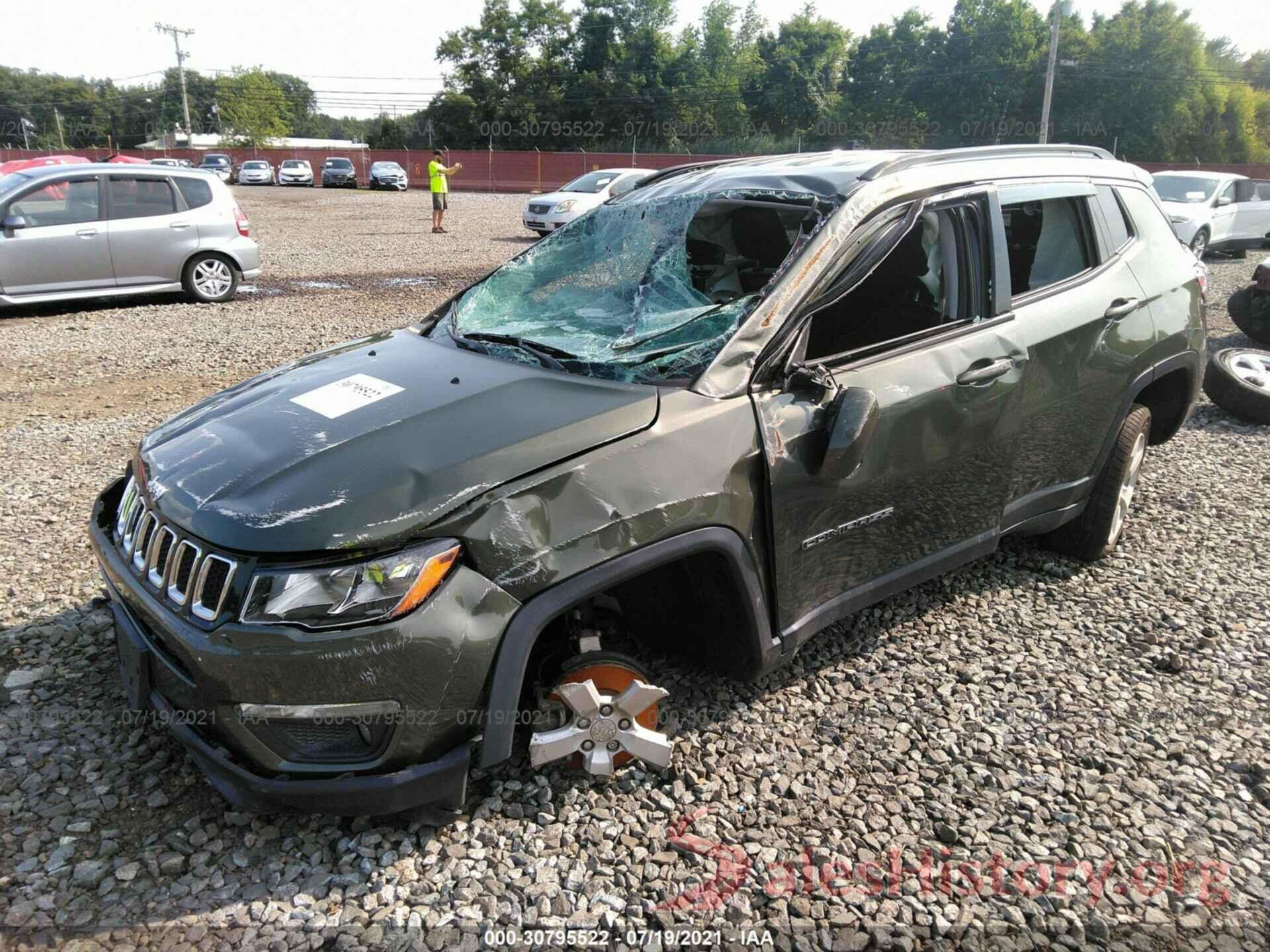 3C4NJDBB9JT238216 2018 JEEP COMPASS