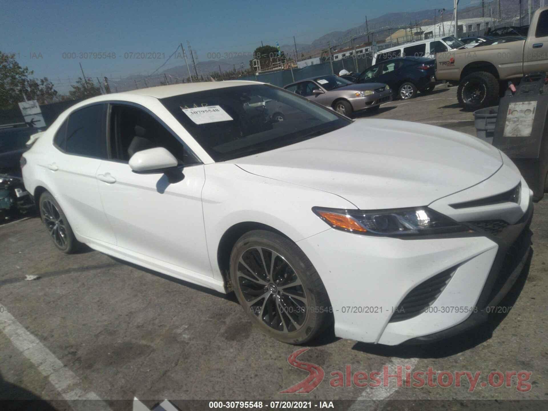 4T1B11HKXJU607188 2018 TOYOTA CAMRY