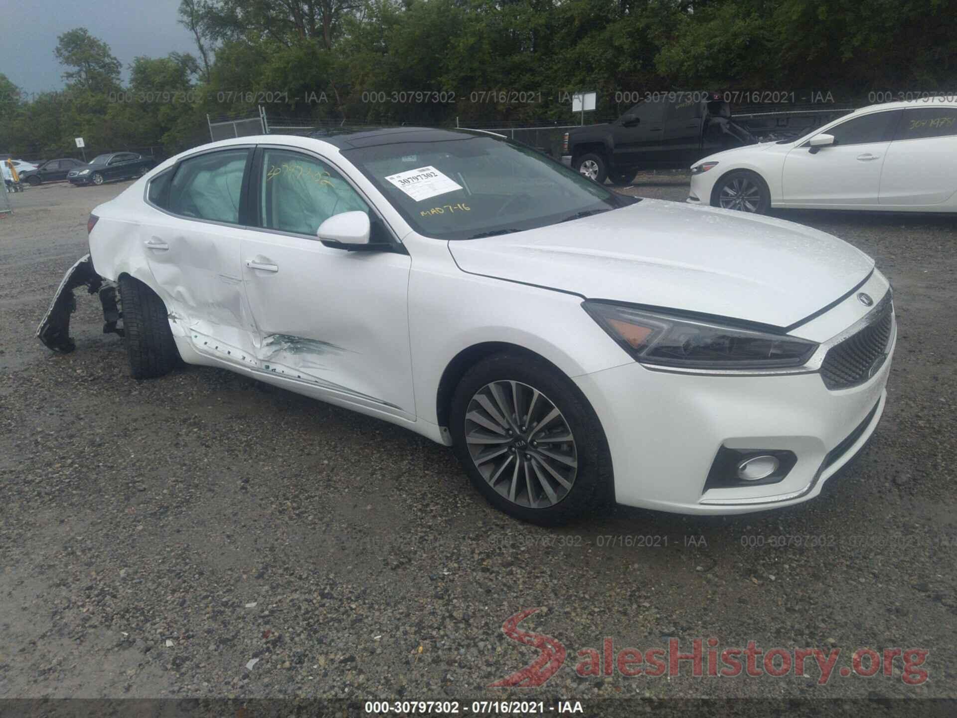 KNALC4J17H5049758 2017 KIA CADENZA