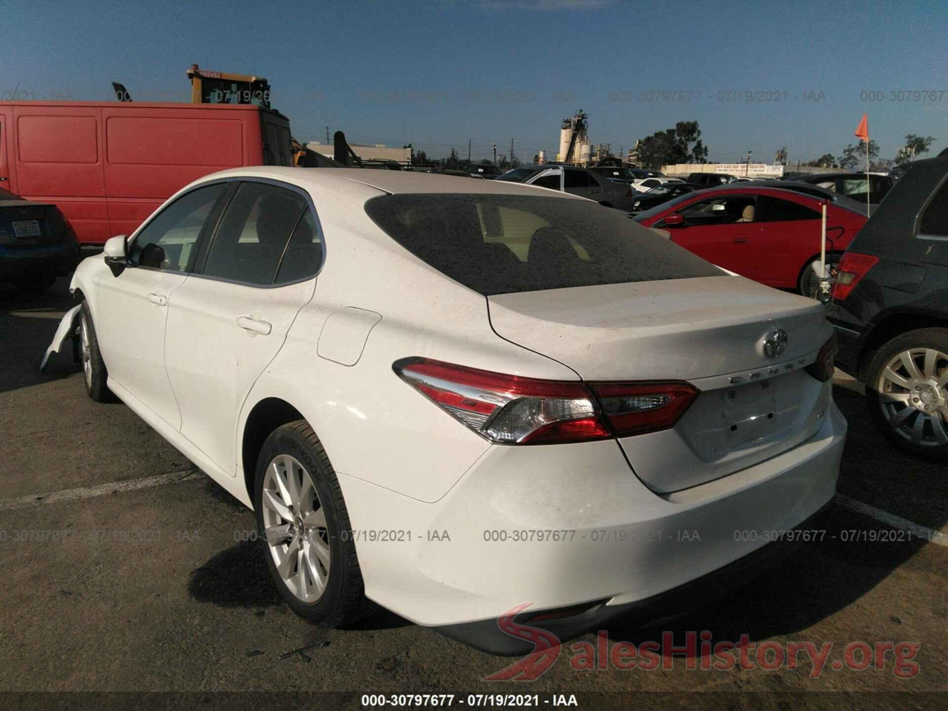 JTNB11HK9J3042132 2018 TOYOTA CAMRY