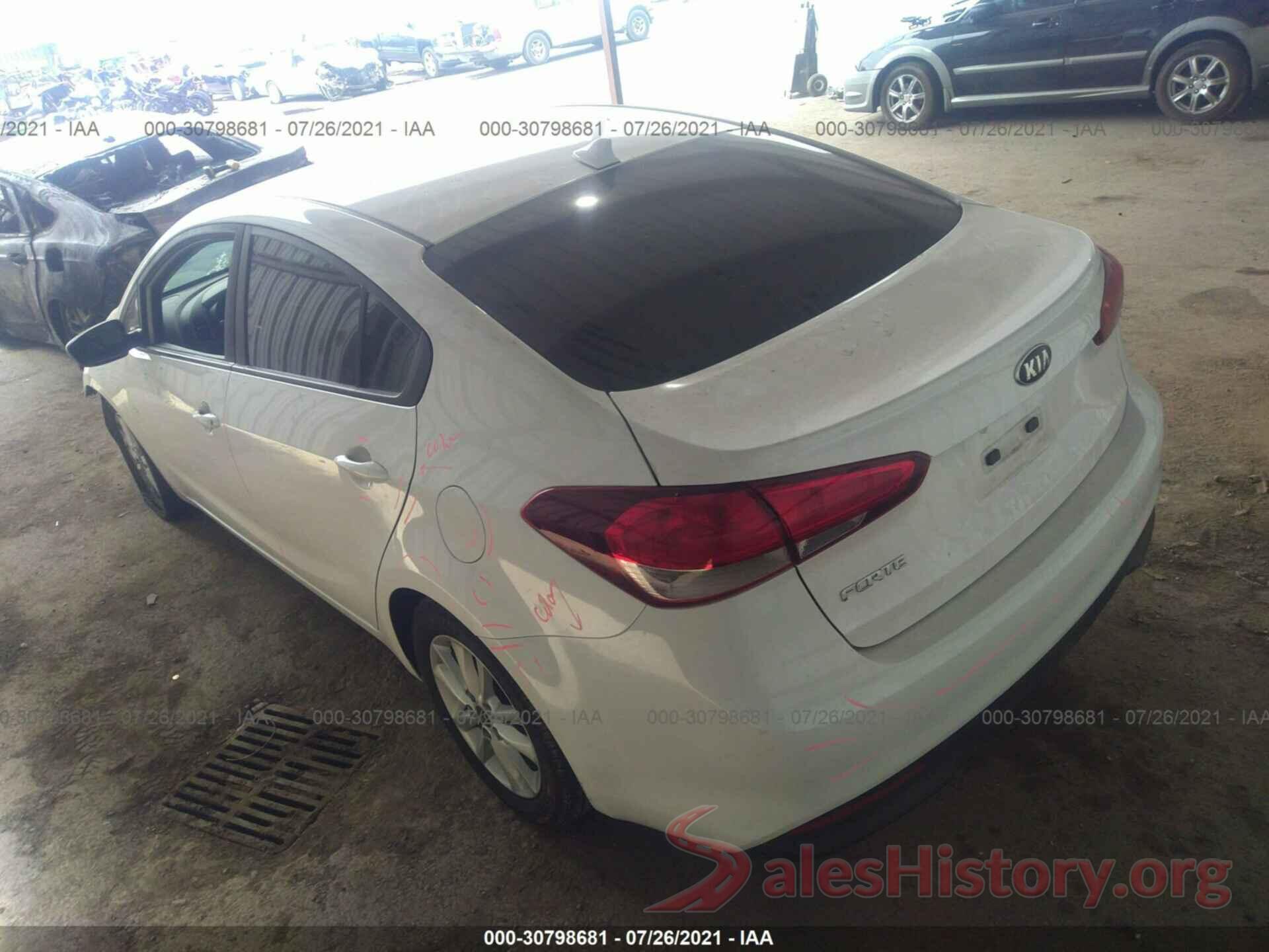 3KPFL4A7XHE132724 2017 KIA FORTE