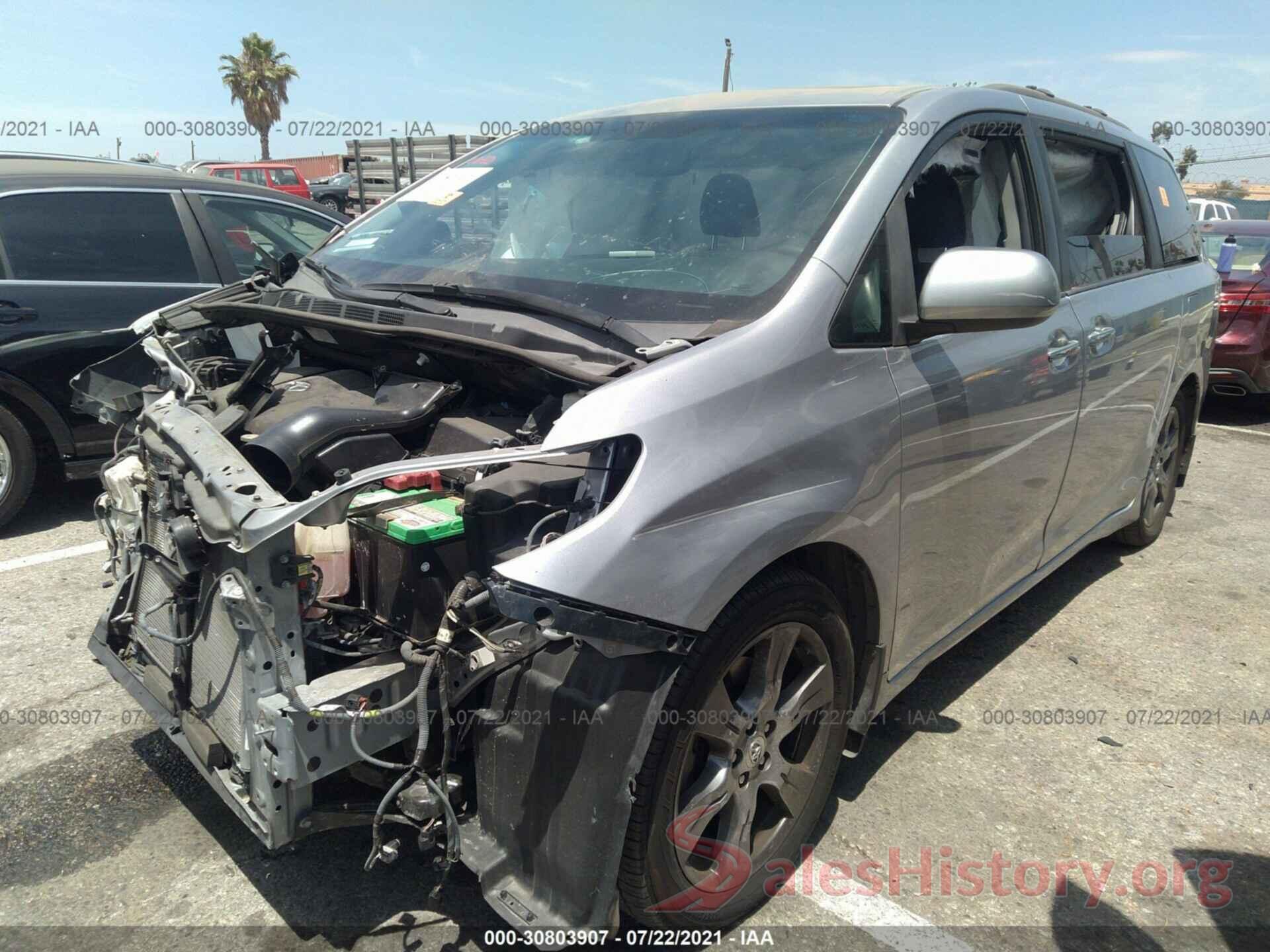 5TDXZ3DCXHS775201 2017 TOYOTA SIENNA