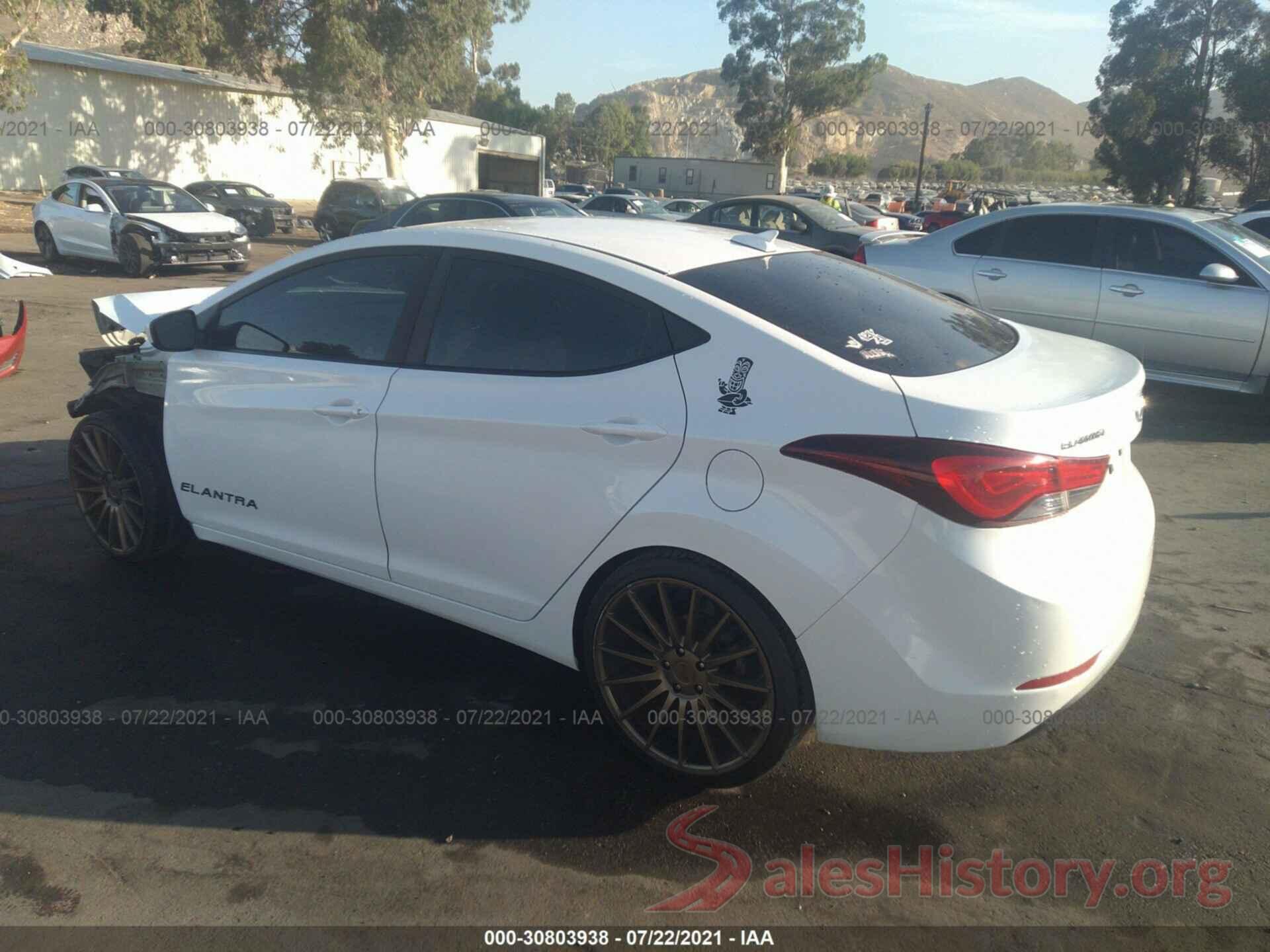 5NPDH4AE1GH751570 2016 HYUNDAI ELANTRA