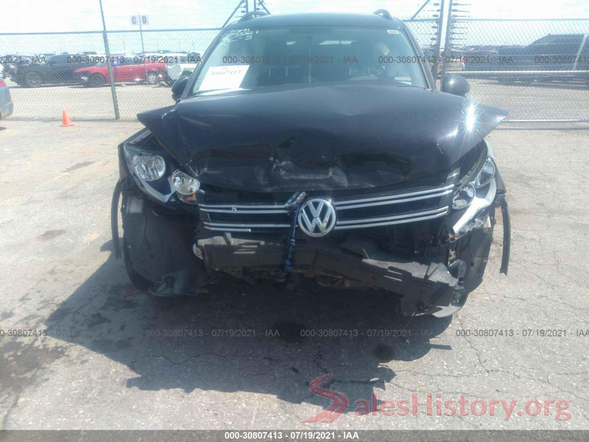 WVGAV7AX0HK042996 2017 VOLKSWAGEN TIGUAN