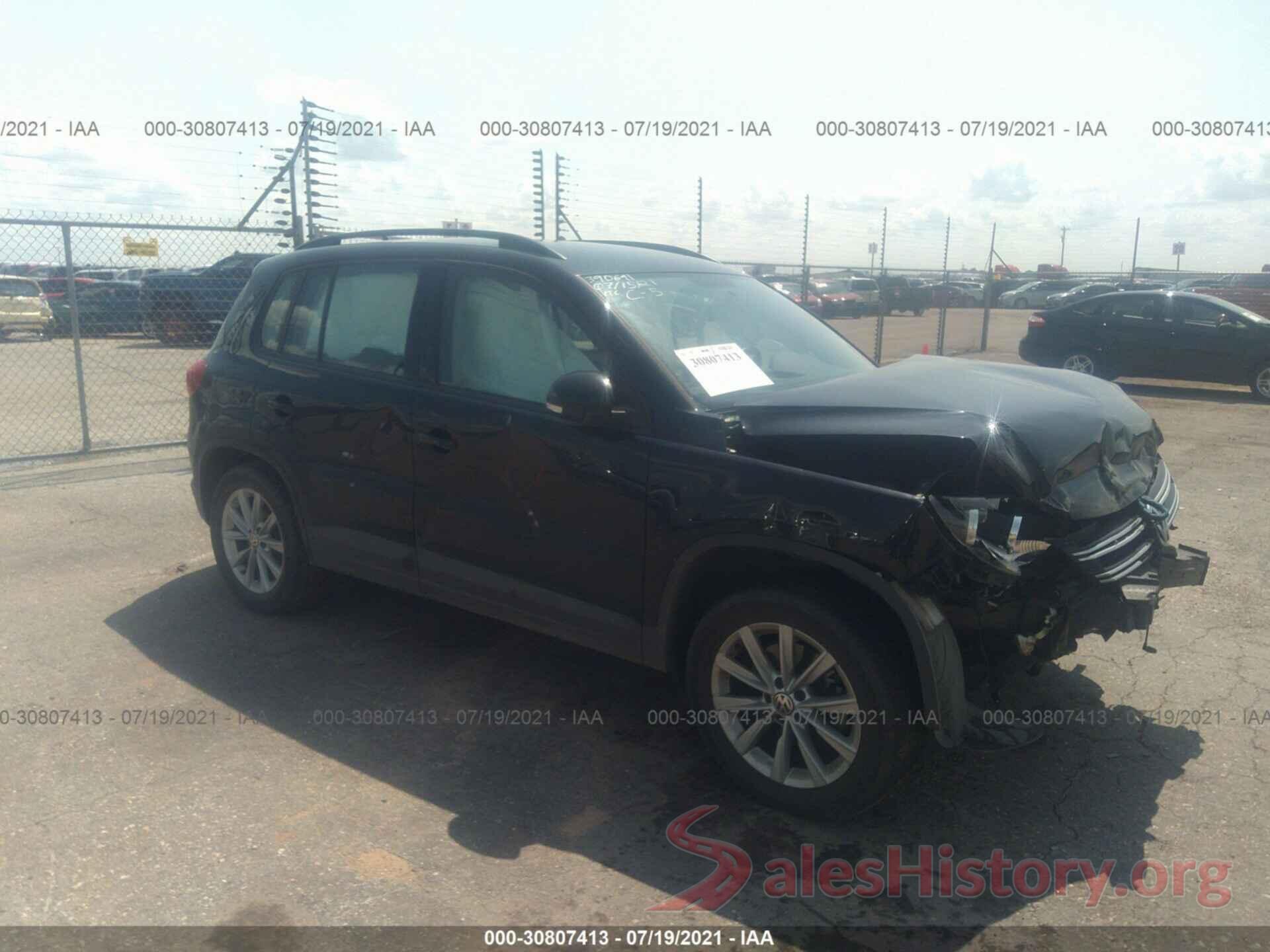 WVGAV7AX0HK042996 2017 VOLKSWAGEN TIGUAN