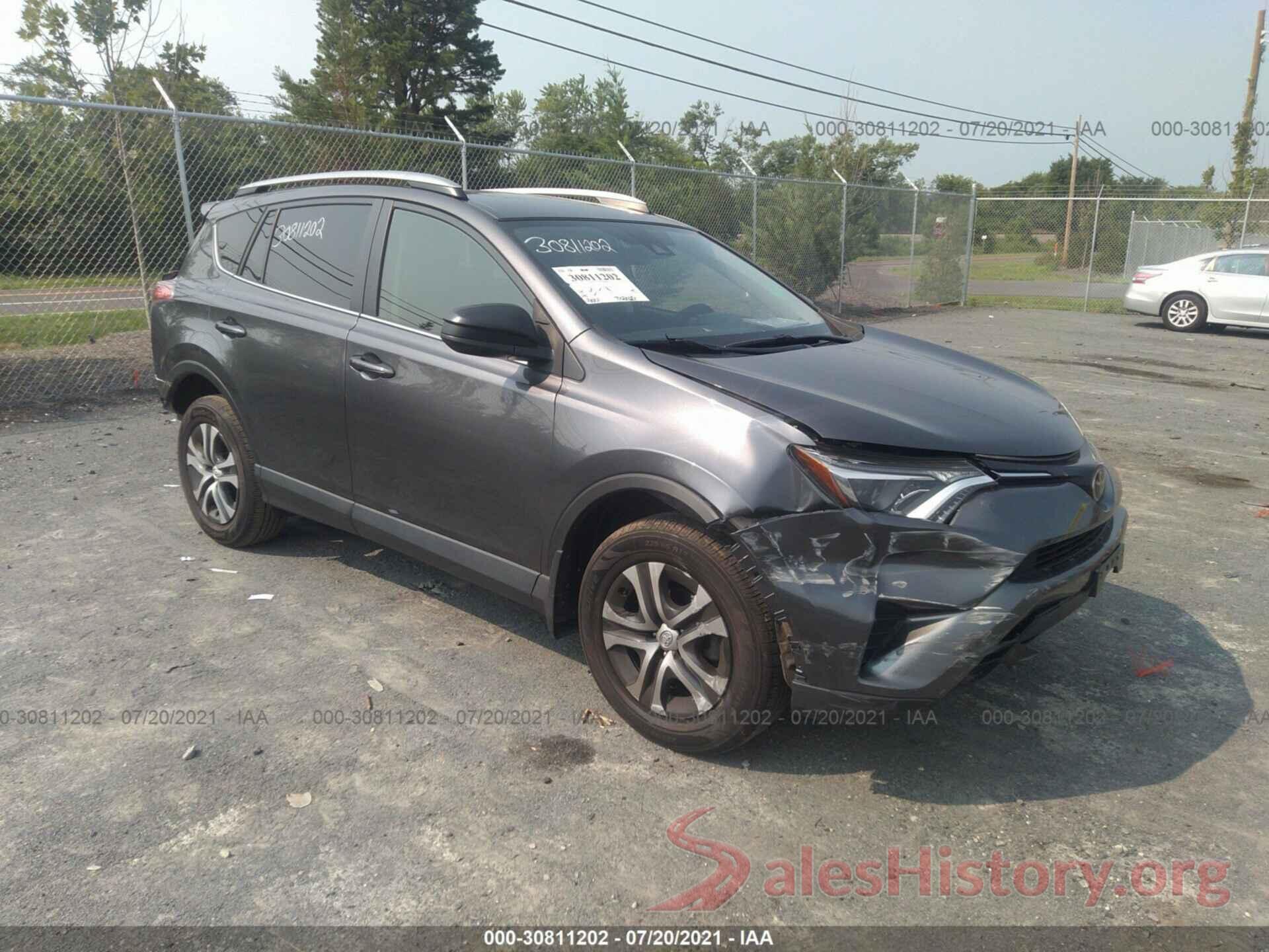 JTMBFREV9JJ728752 2018 TOYOTA RAV4