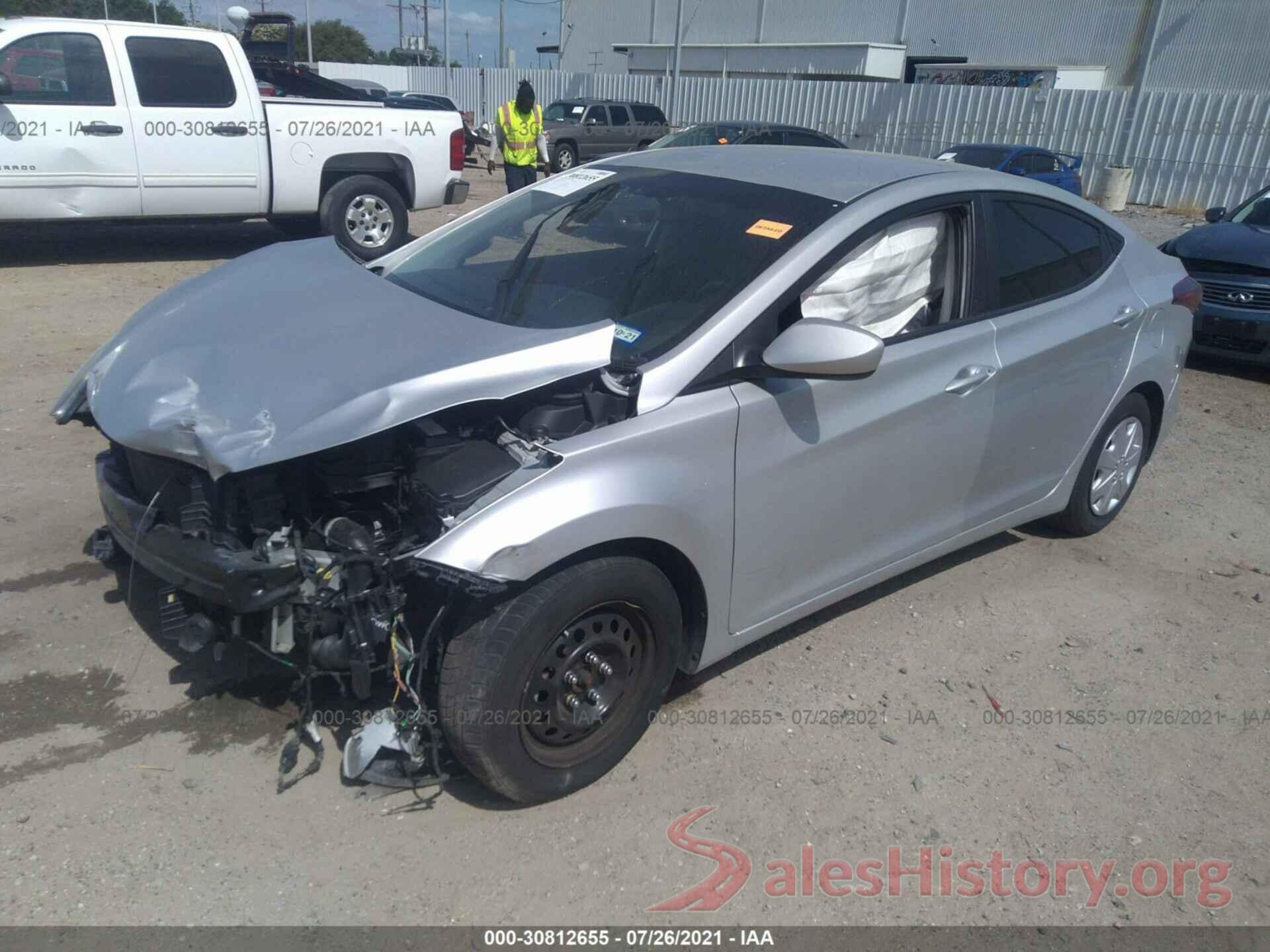 5NPDH4AE8GH765885 2016 HYUNDAI ELANTRA