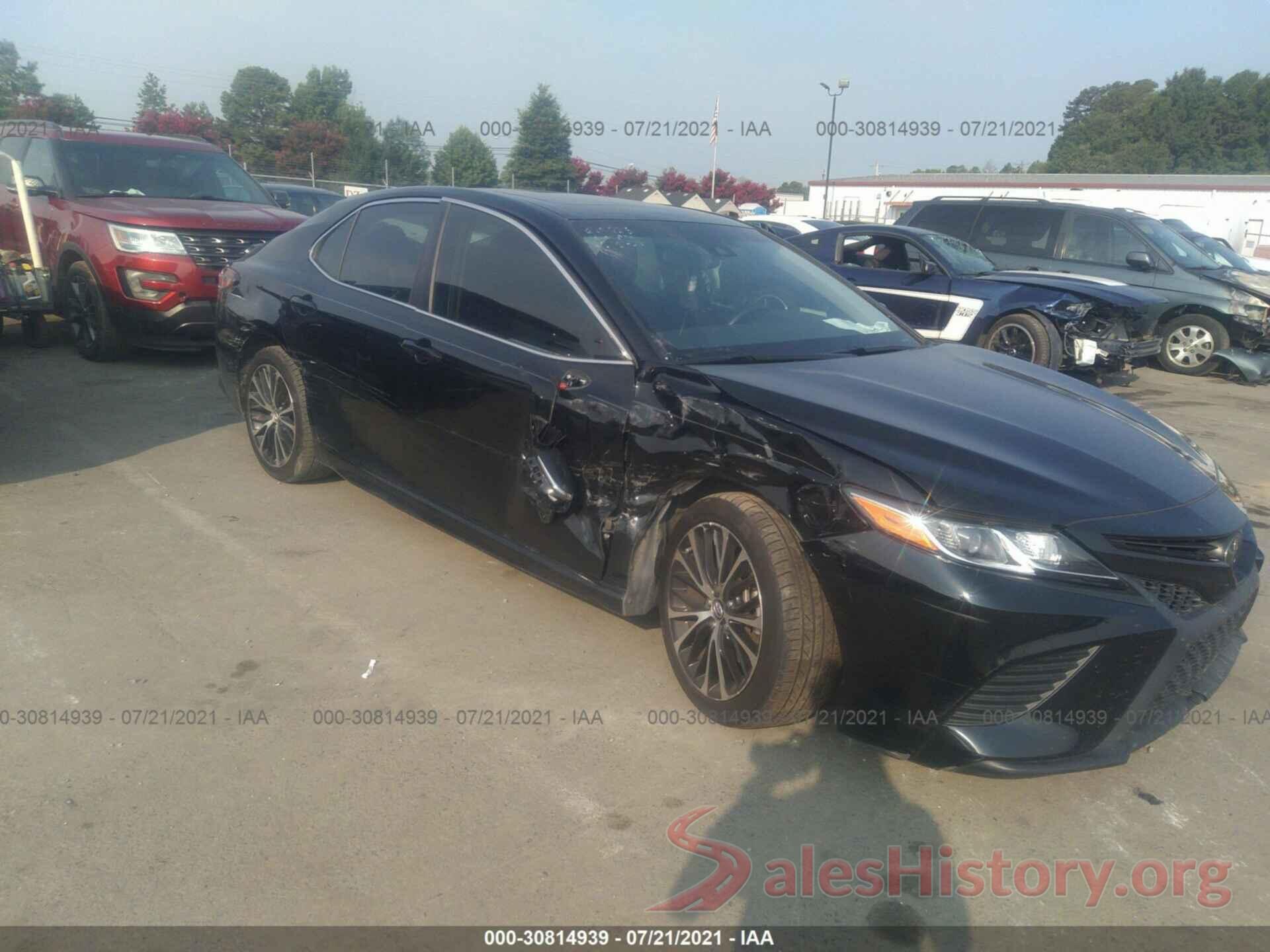 4T1B11HK0JU018733 2018 TOYOTA CAMRY