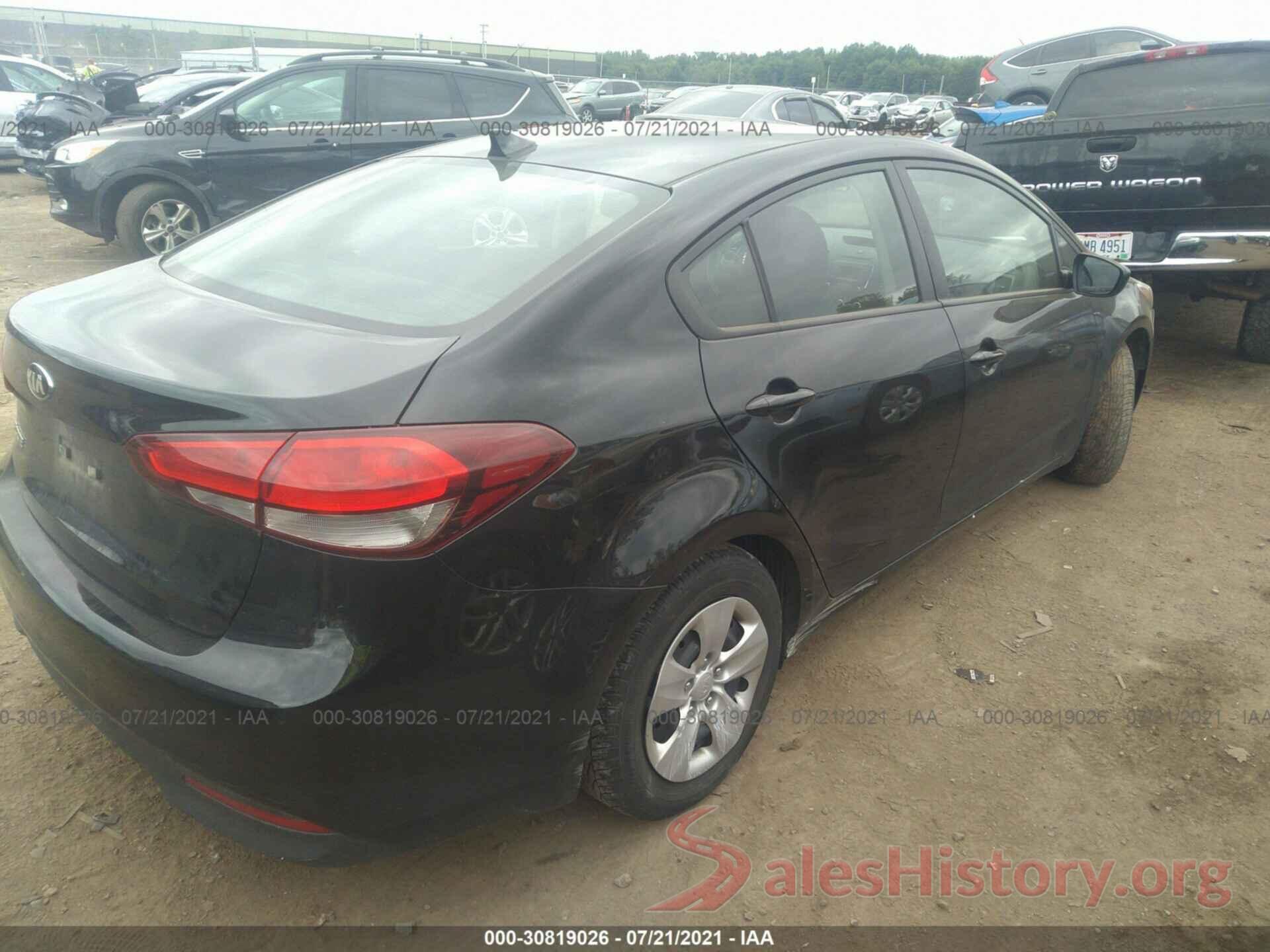 3KPFK4A72HE118061 2017 KIA FORTE