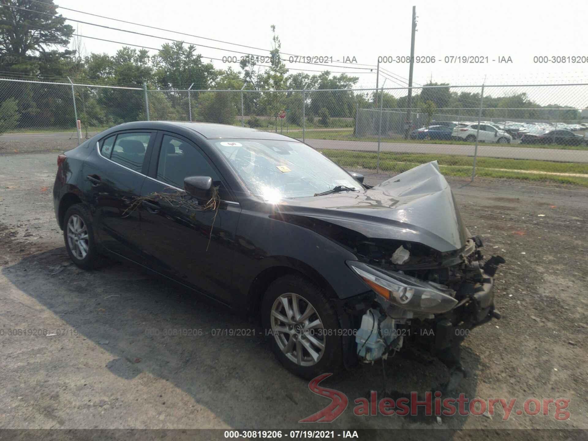 3MZBN1U74JM215674 2018 MAZDA MAZDA3 4-DOOR