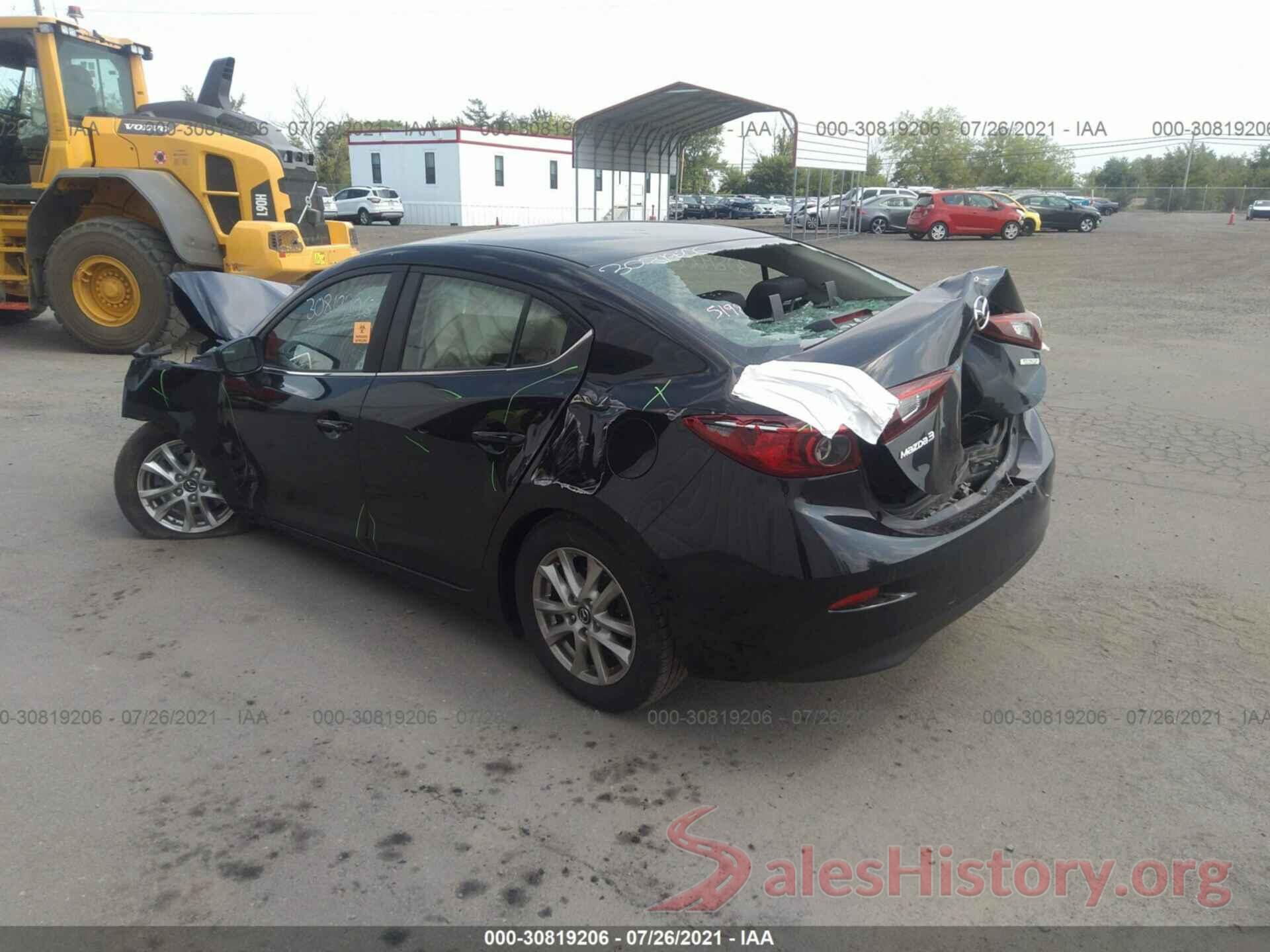 3MZBN1U74JM215674 2018 MAZDA MAZDA3 4-DOOR