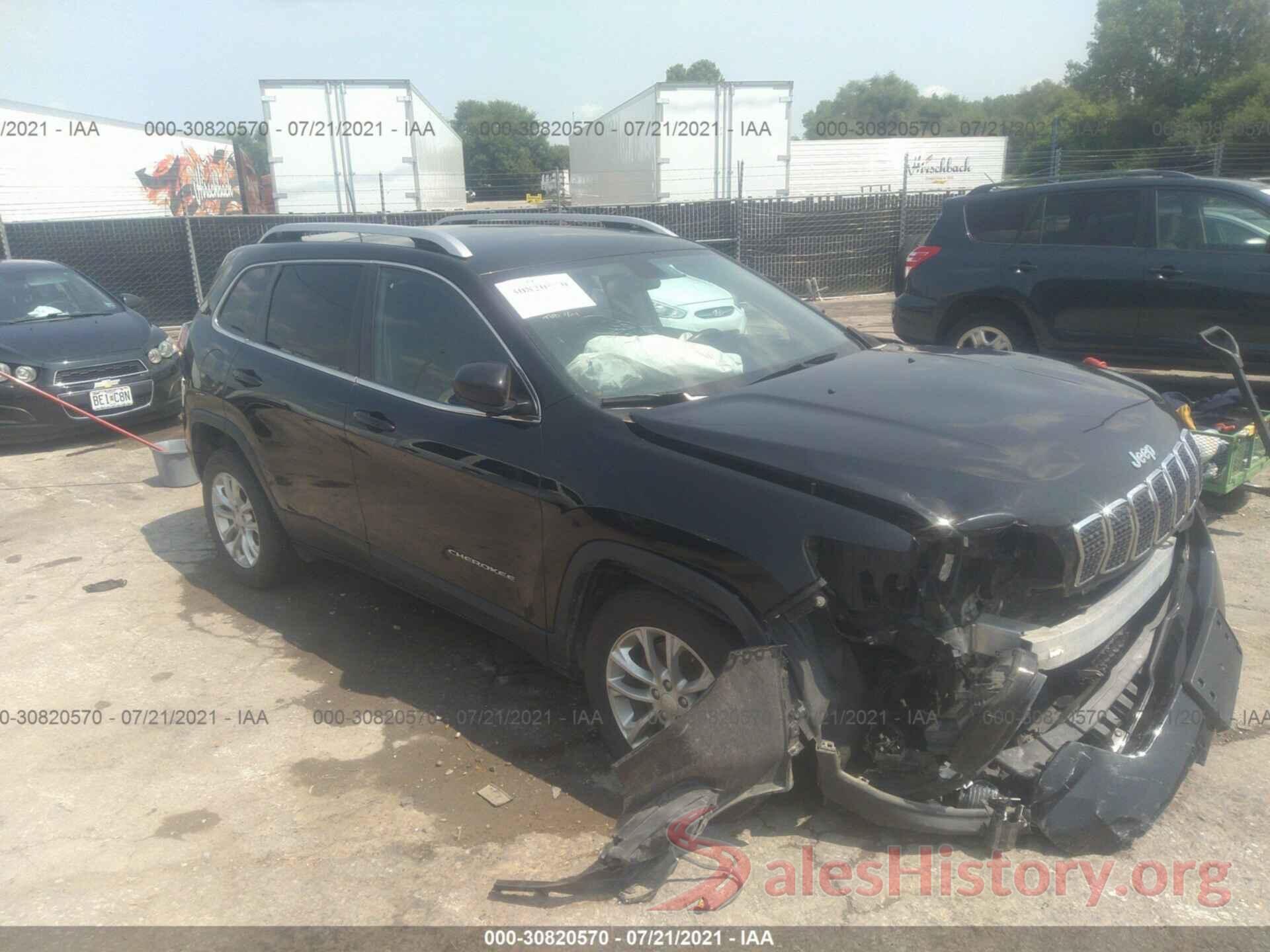 1C4PJLCB0KD172082 2019 JEEP CHEROKEE