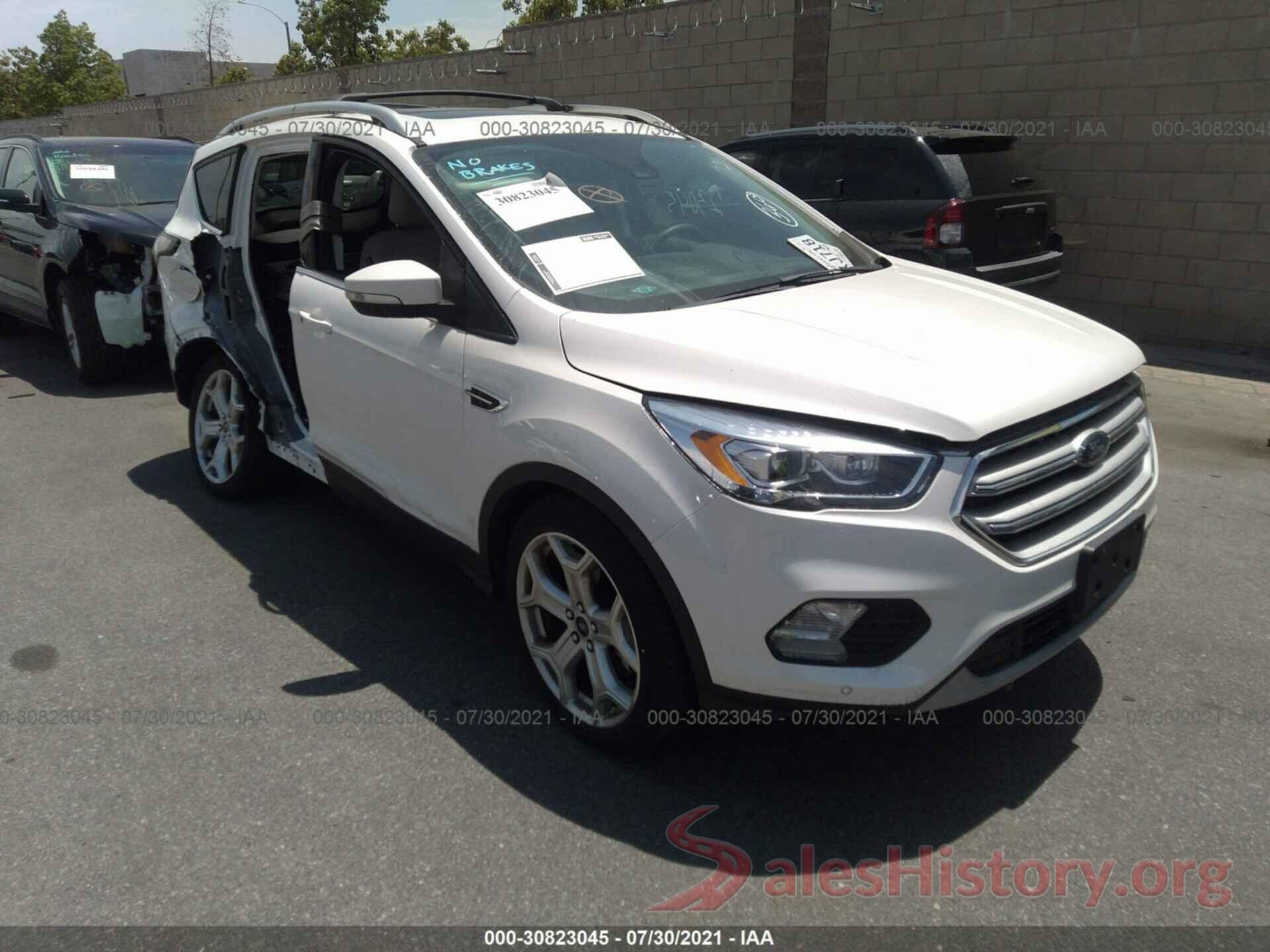 1FMCU0J99JUC70798 2018 FORD ESCAPE