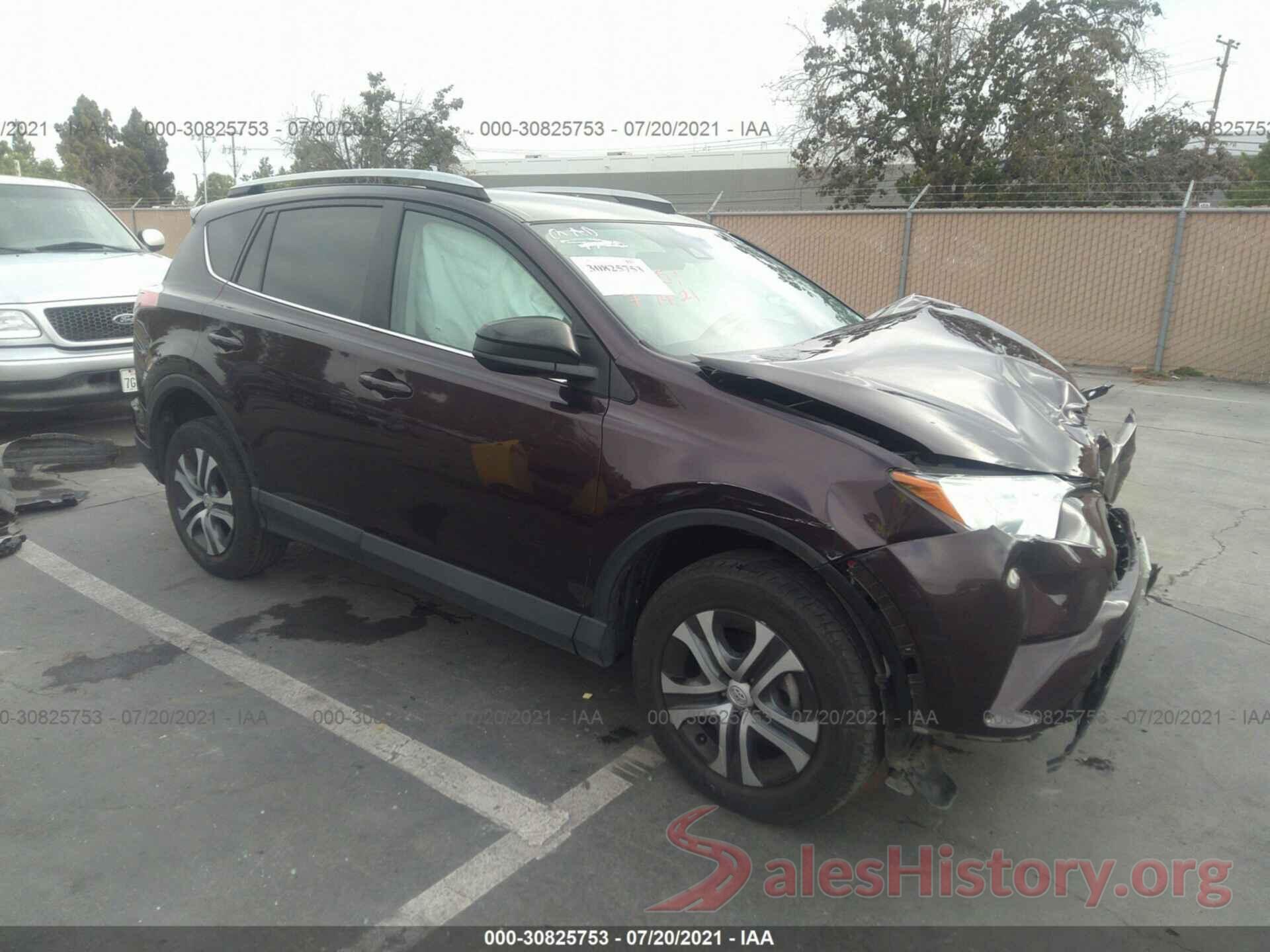 2T3ZFREV0HW390944 2017 TOYOTA RAV4