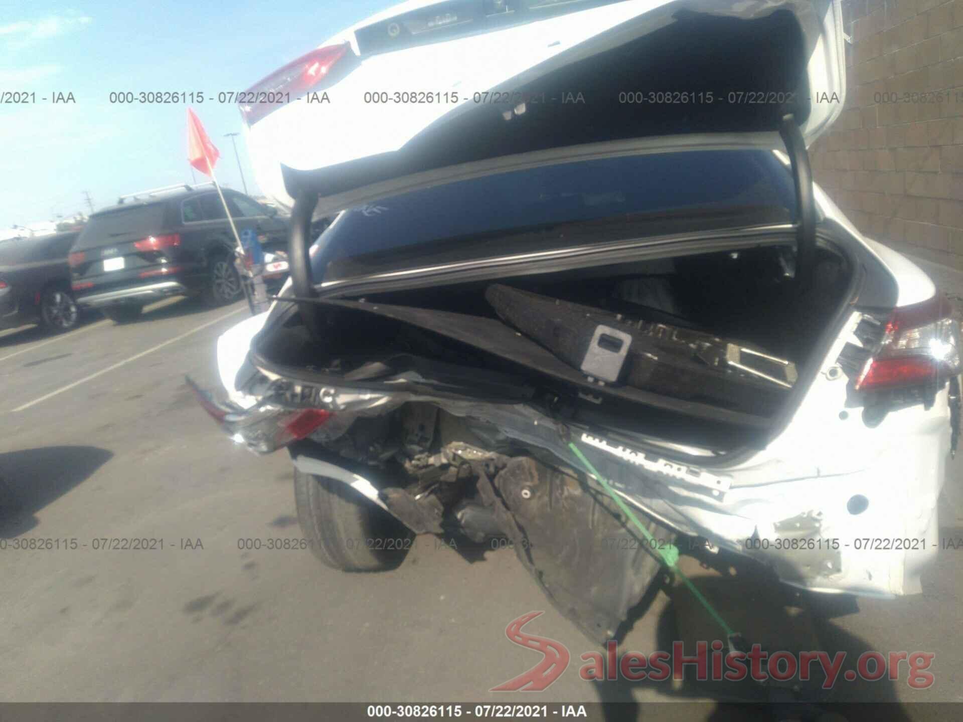 4T1B11HK3JU638153 2018 TOYOTA CAMRY