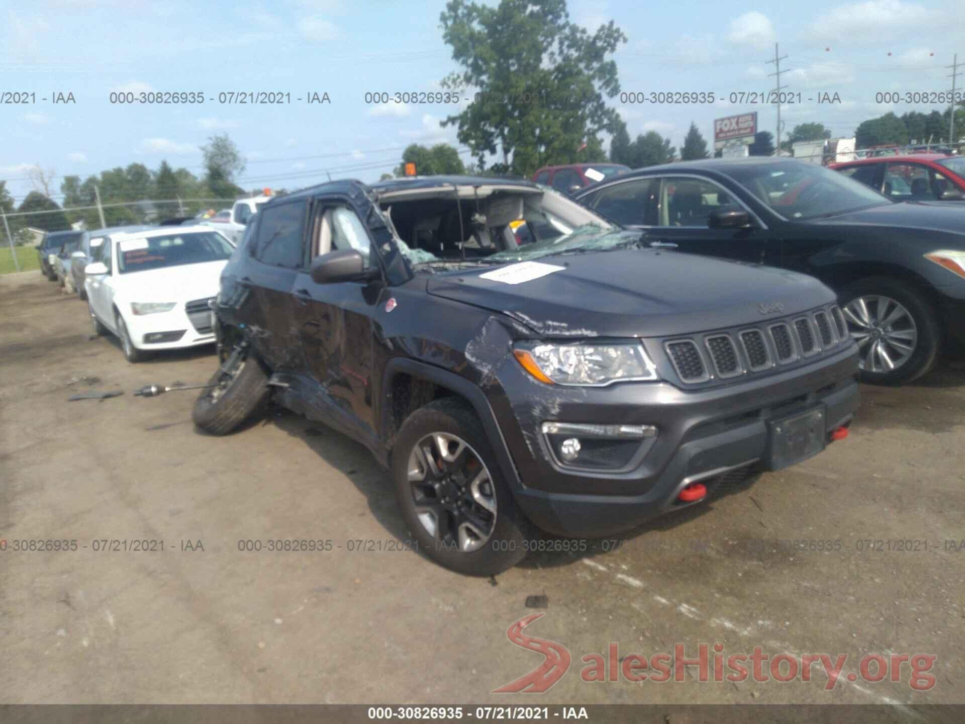 3C4NJDDB8JT451235 2018 JEEP COMPASS