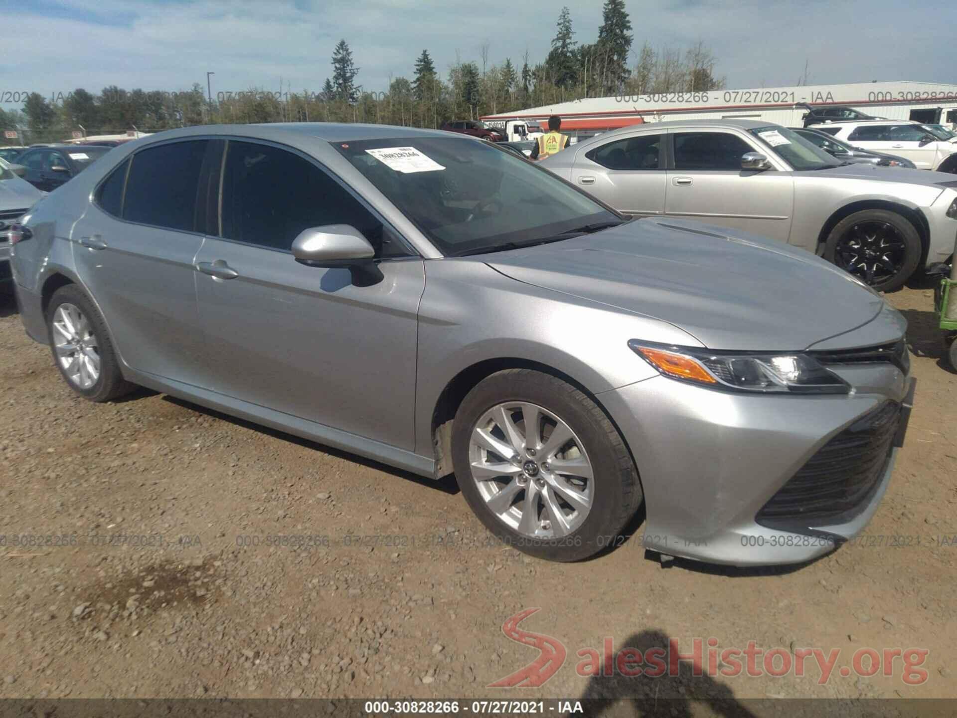 4T1B11HKXJU509942 2018 TOYOTA CAMRY