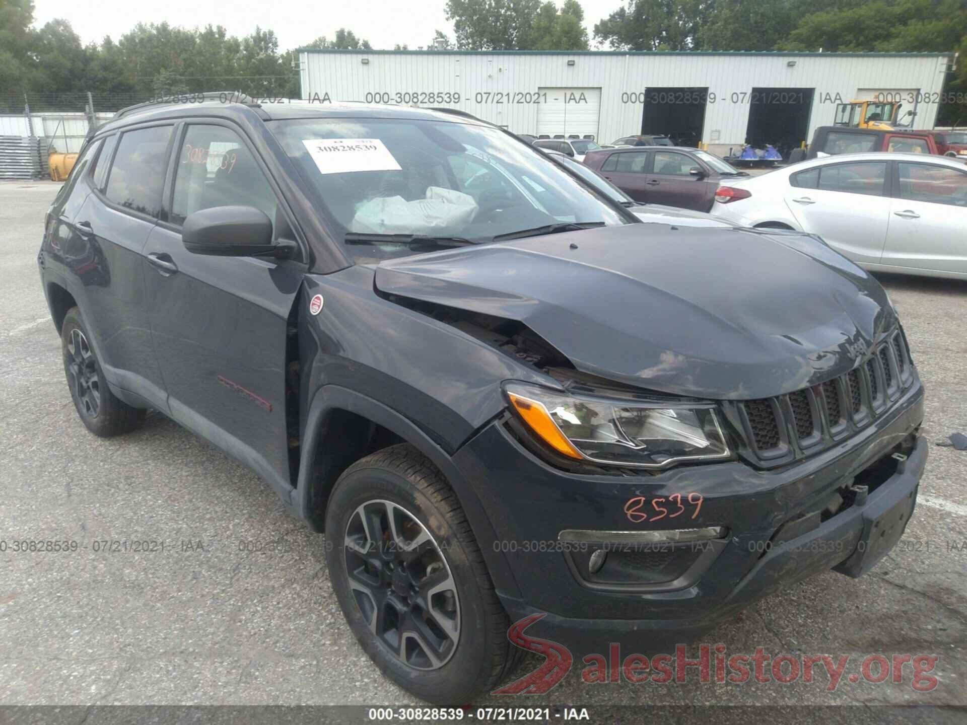 3C4NJDDB5JT485813 2018 JEEP COMPASS