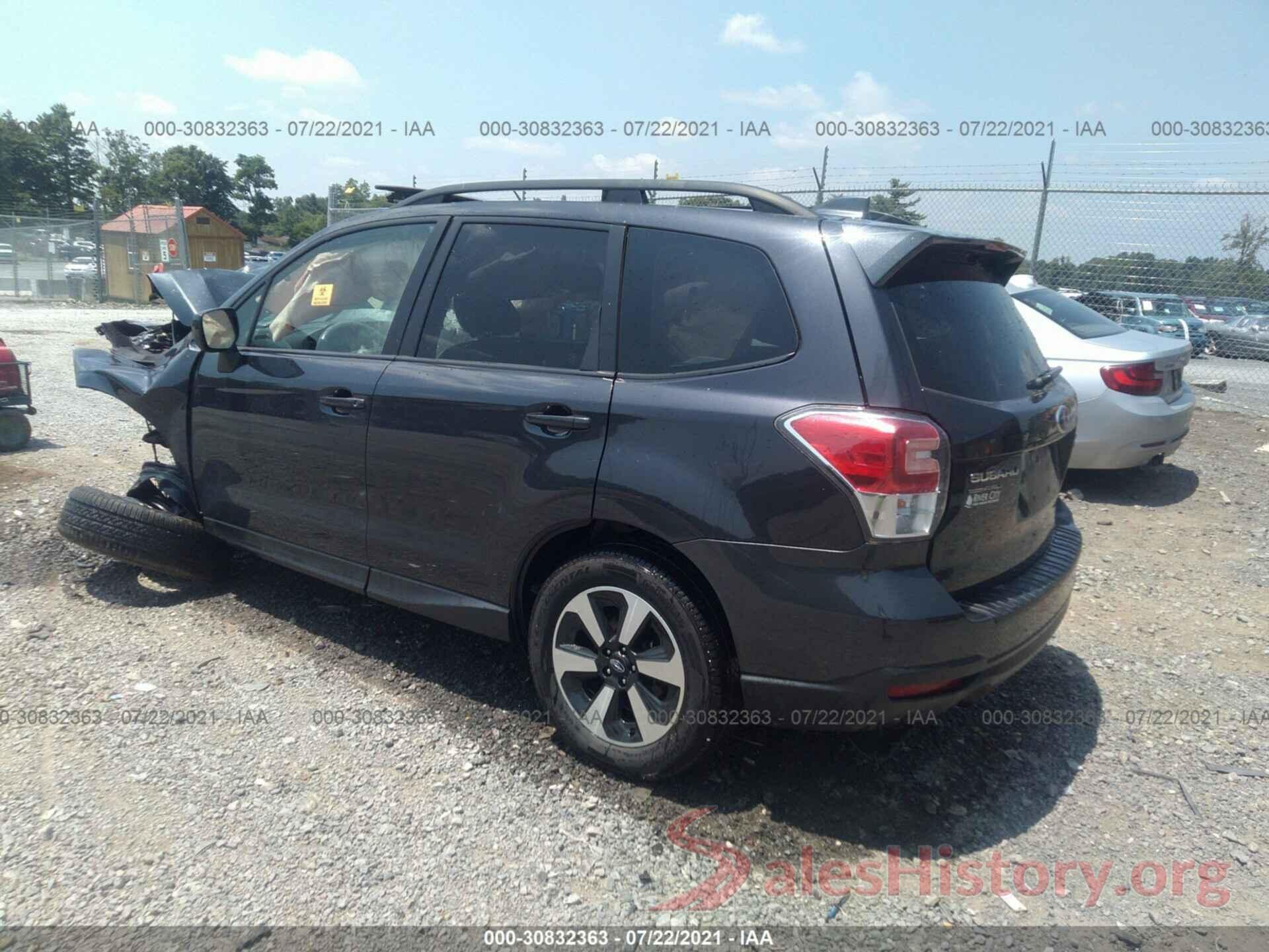 JF2SJAGC3JH471317 2018 SUBARU FORESTER