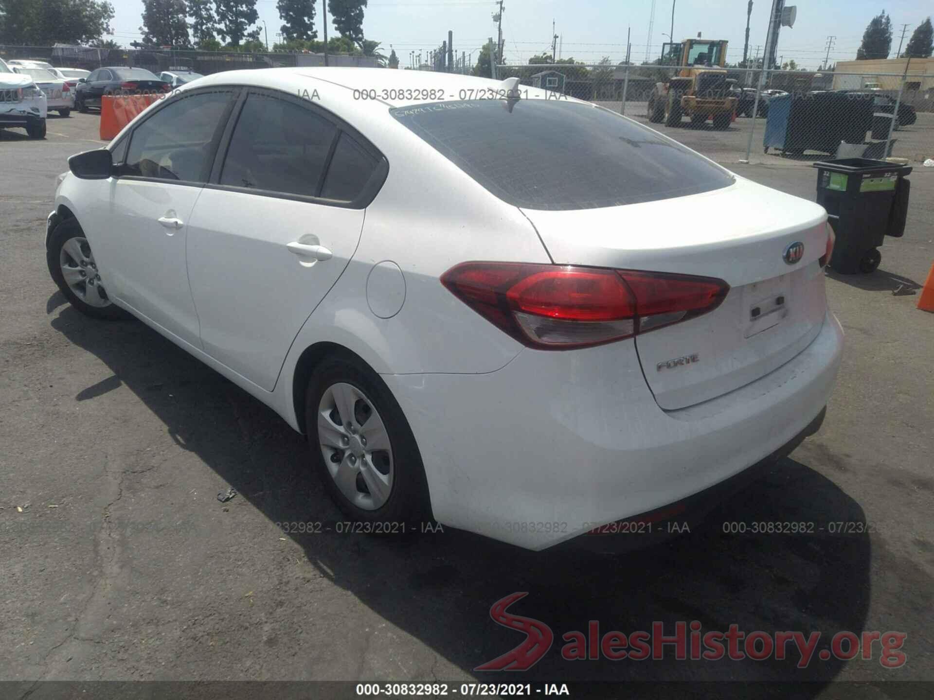 3KPFK4A73HE048134 2017 KIA FORTE