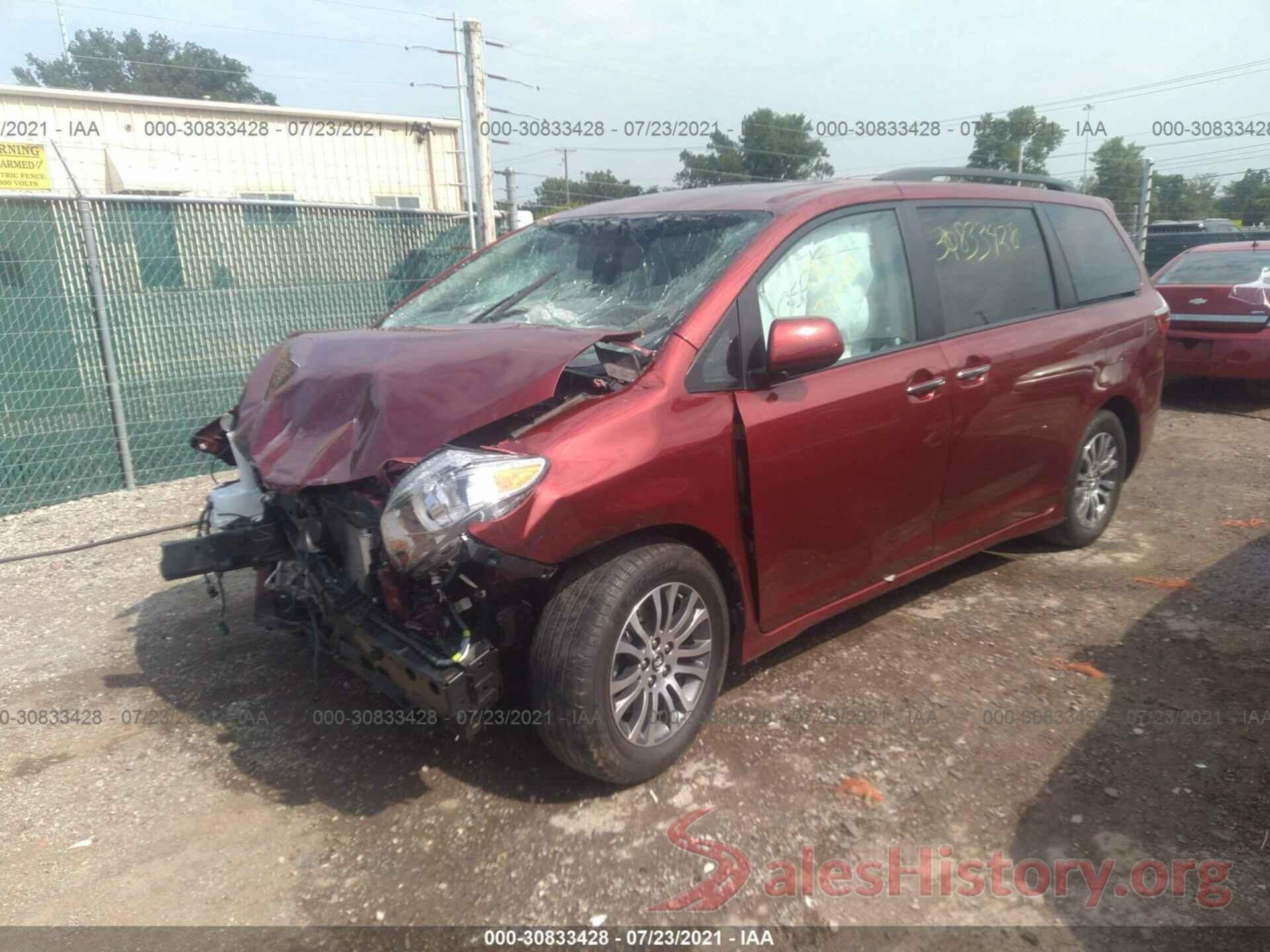 5TDYZ3DC9KS979581 2019 TOYOTA SIENNA