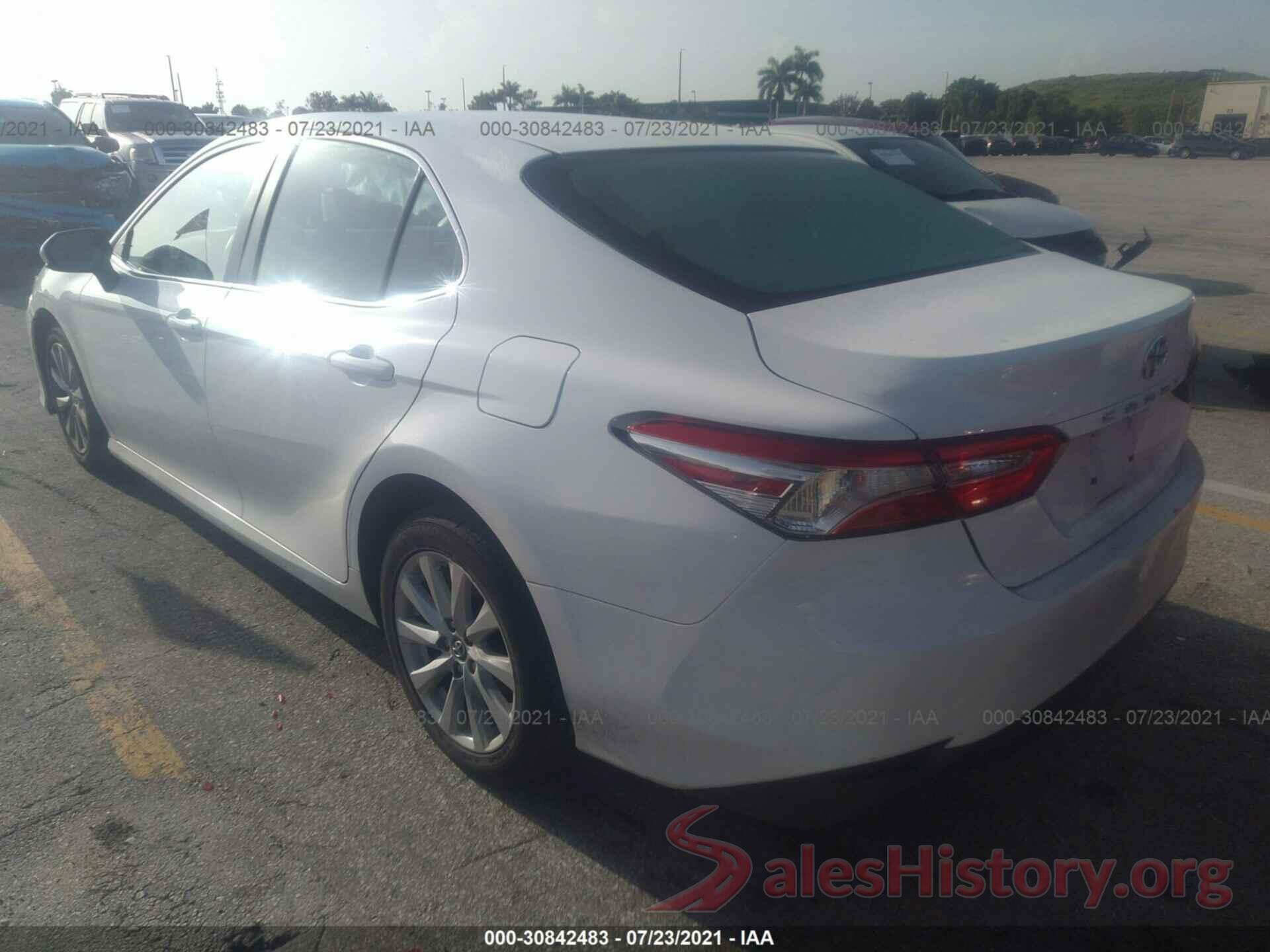 4T1B11HK1JU590622 2018 TOYOTA CAMRY