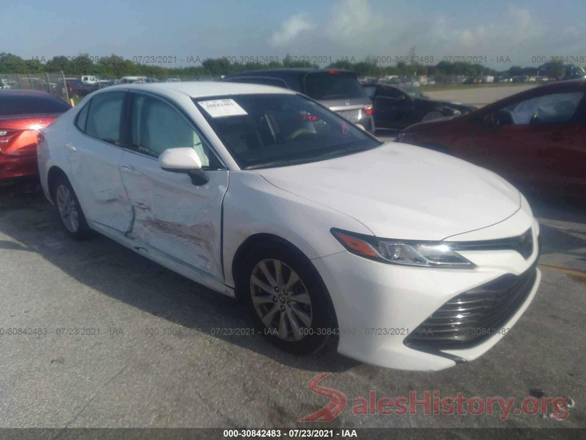 4T1B11HK1JU590622 2018 TOYOTA CAMRY