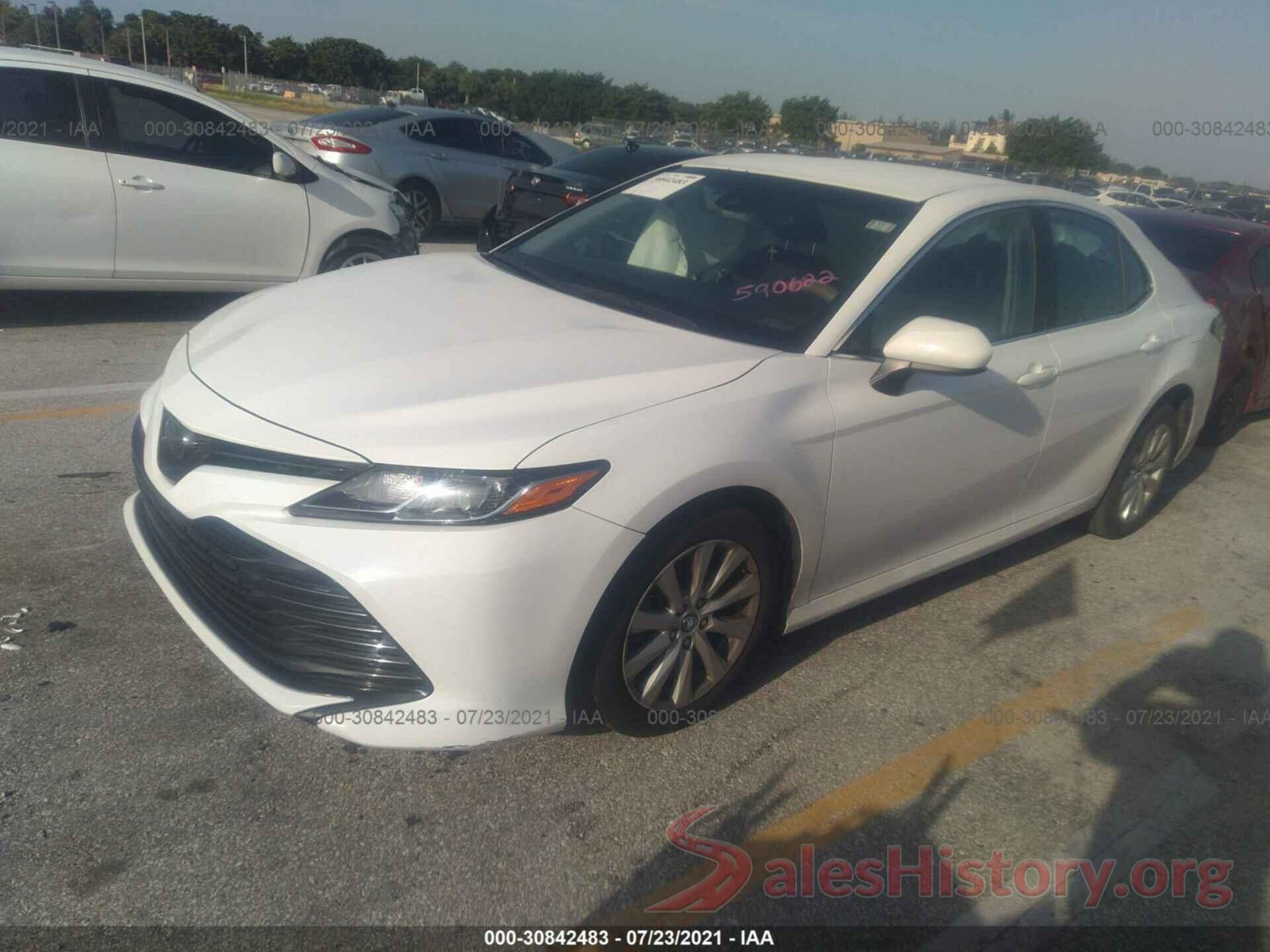 4T1B11HK1JU590622 2018 TOYOTA CAMRY