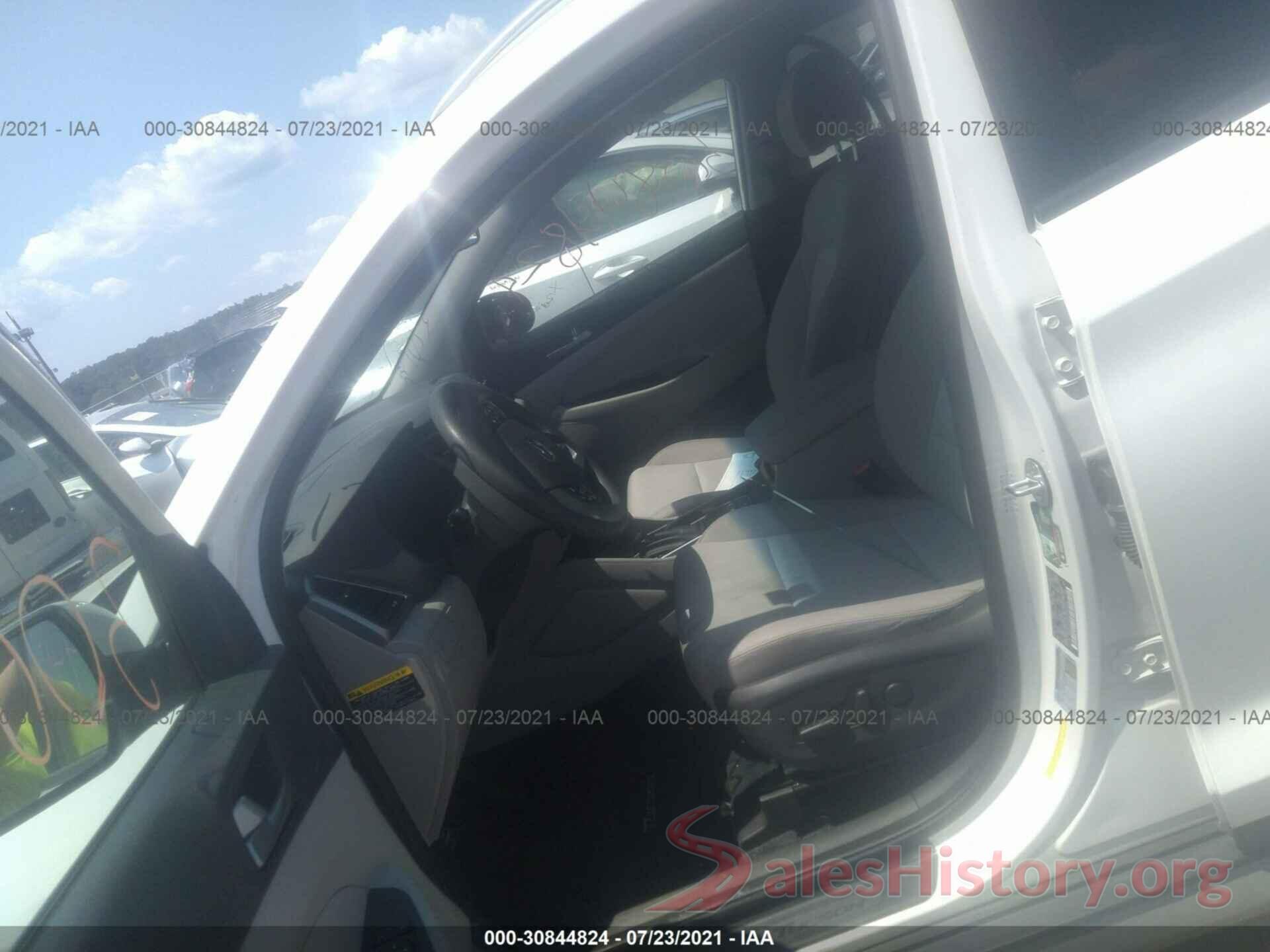 KM8J3CA40HU398325 2017 HYUNDAI TUCSON