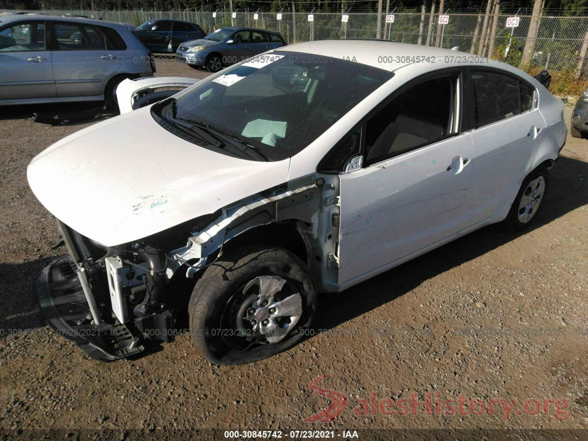 3KPFK4A72JE265776 2018 KIA FORTE