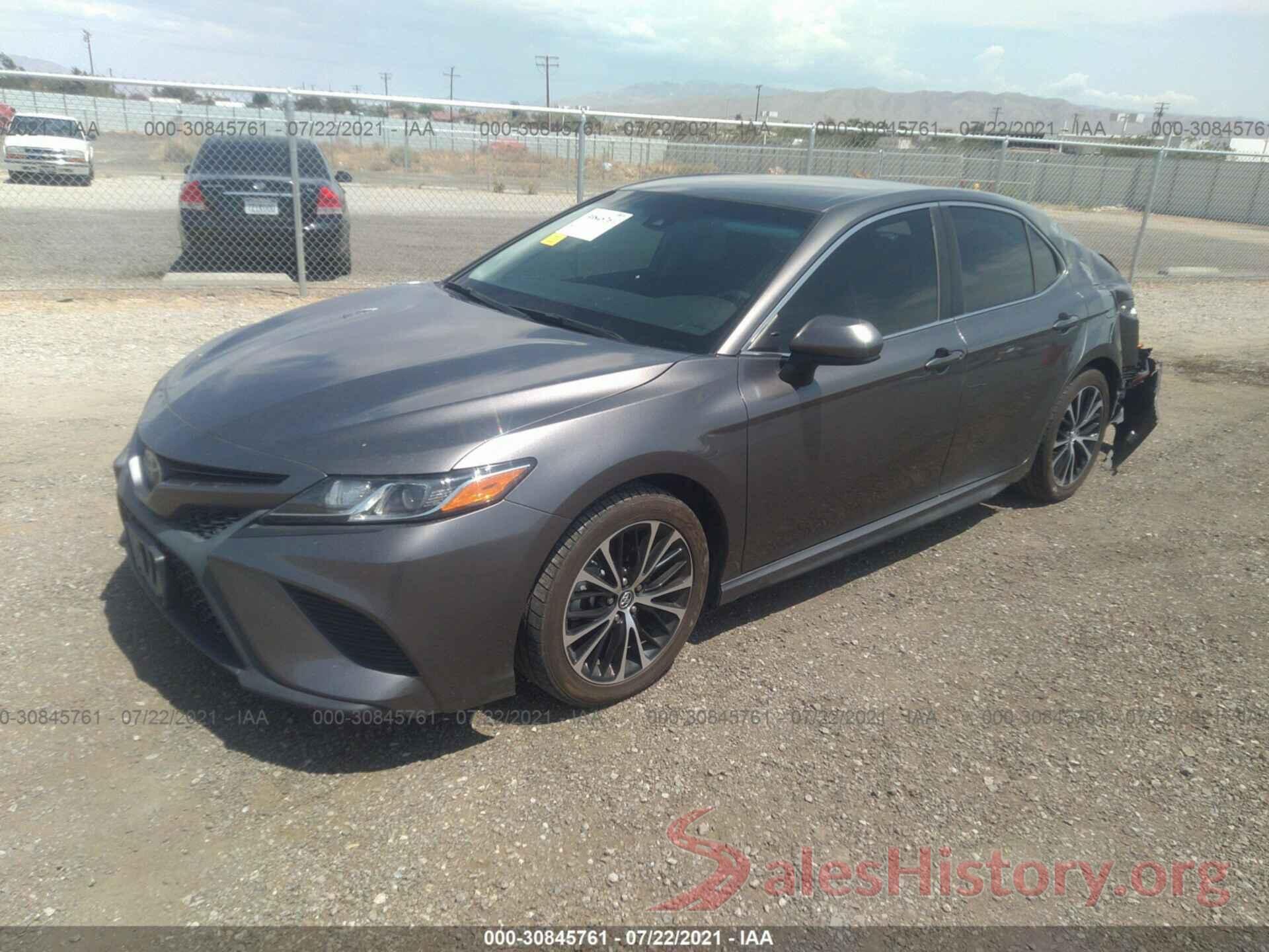 4T1B11HK0JU151833 2018 TOYOTA CAMRY