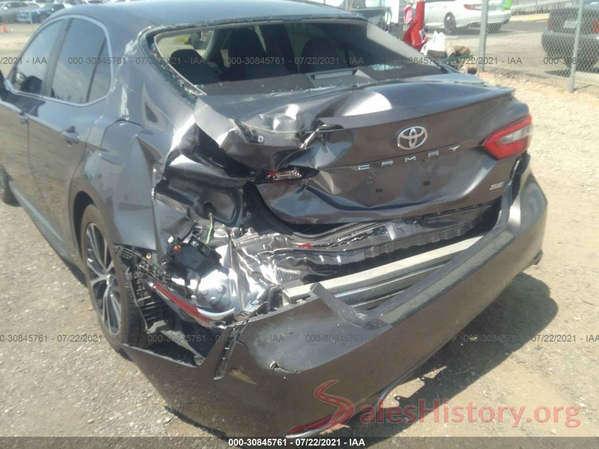 4T1B11HK0JU151833 2018 TOYOTA CAMRY