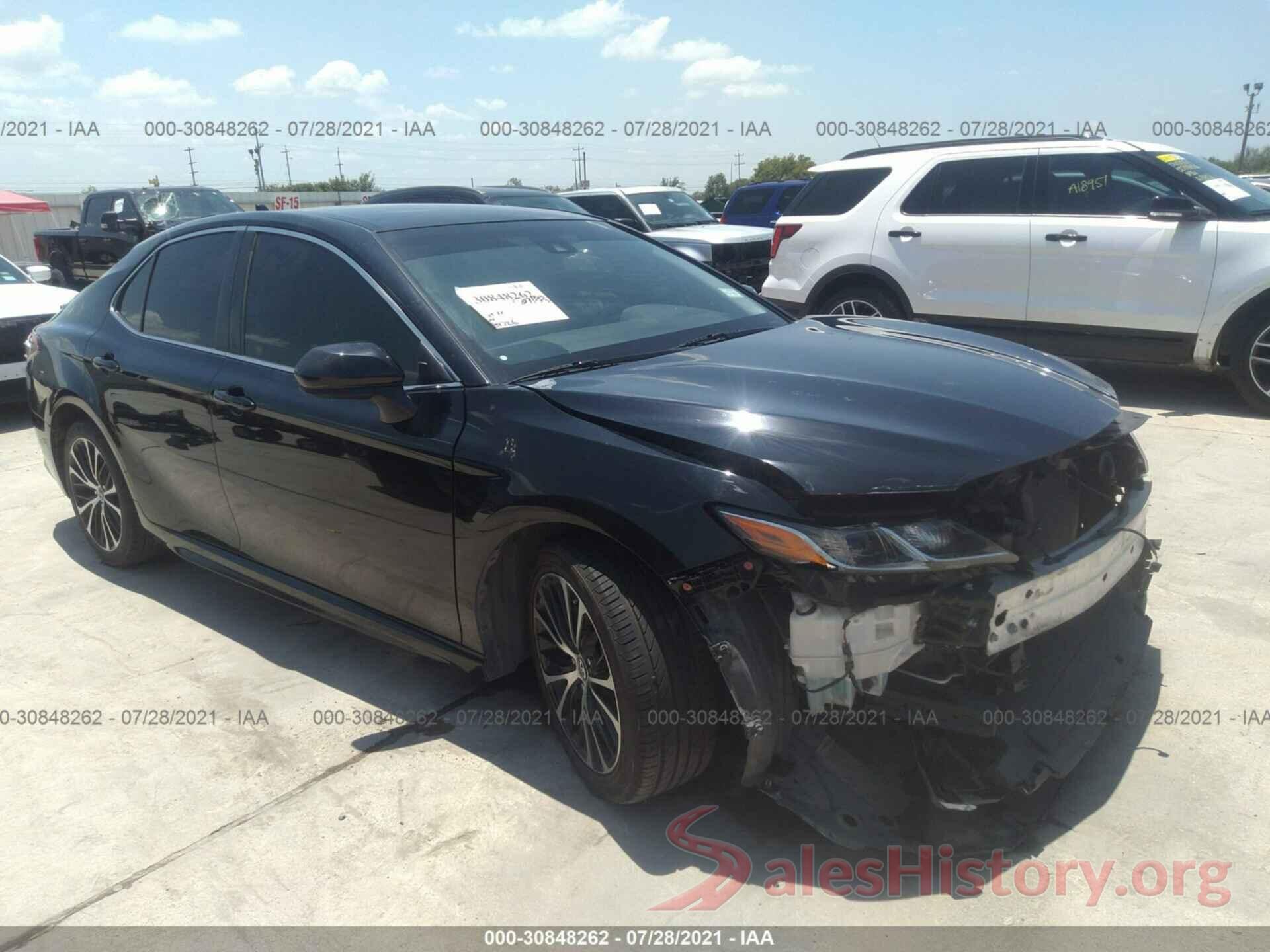 JTNB11HK2J3038262 2018 TOYOTA CAMRY