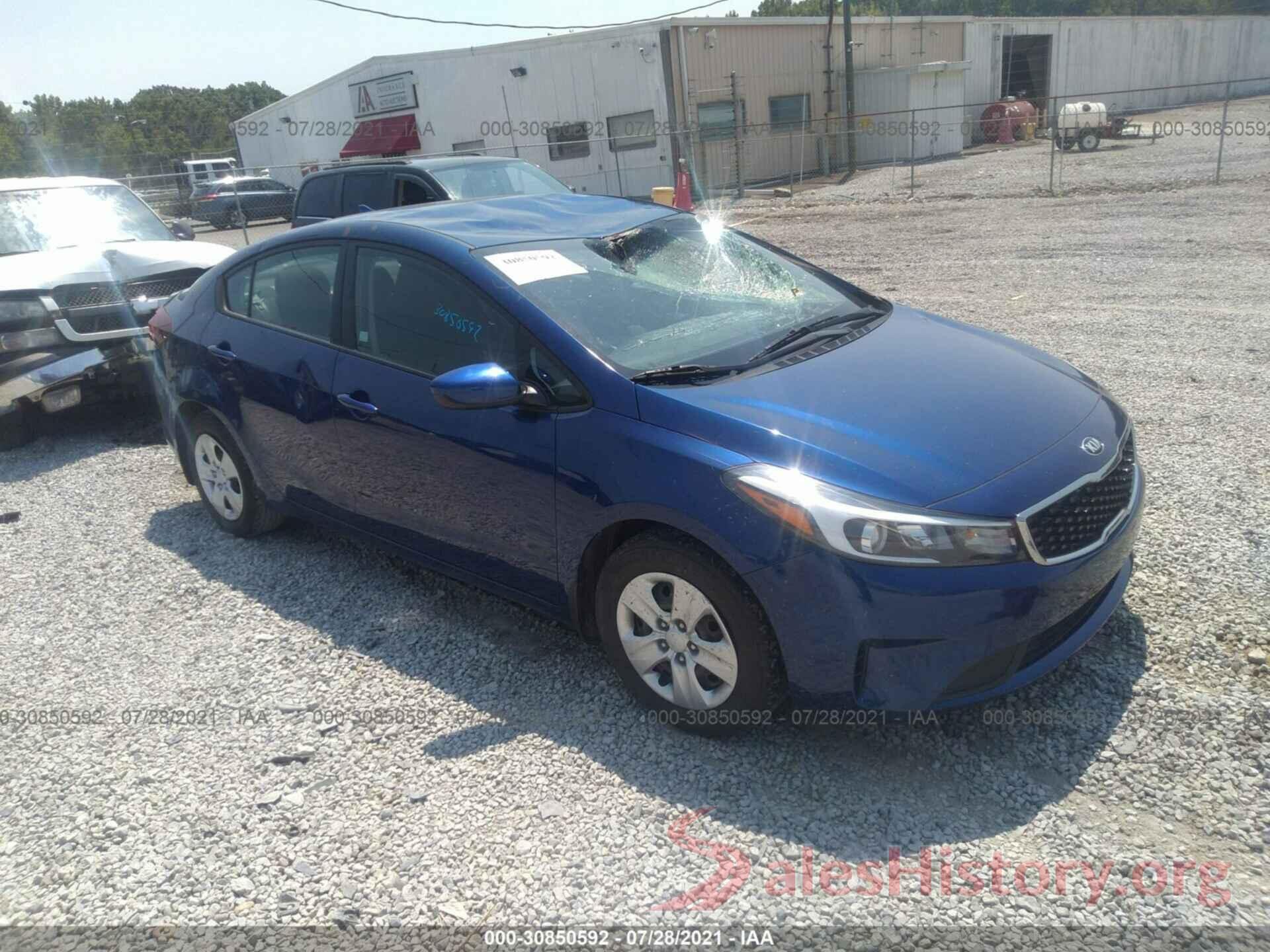 3KPFK4A7XJE182824 2018 KIA FORTE