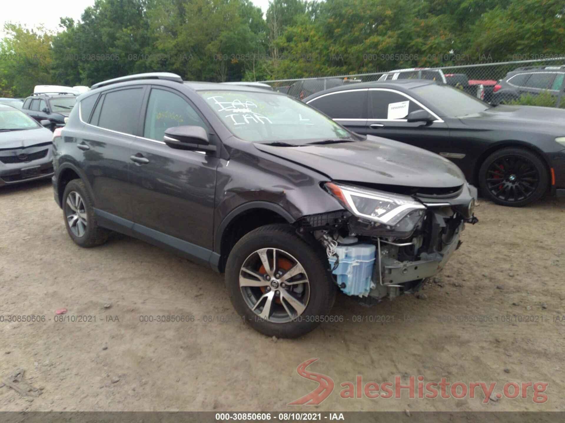 2T3RFREV3JW750939 2018 TOYOTA RAV4