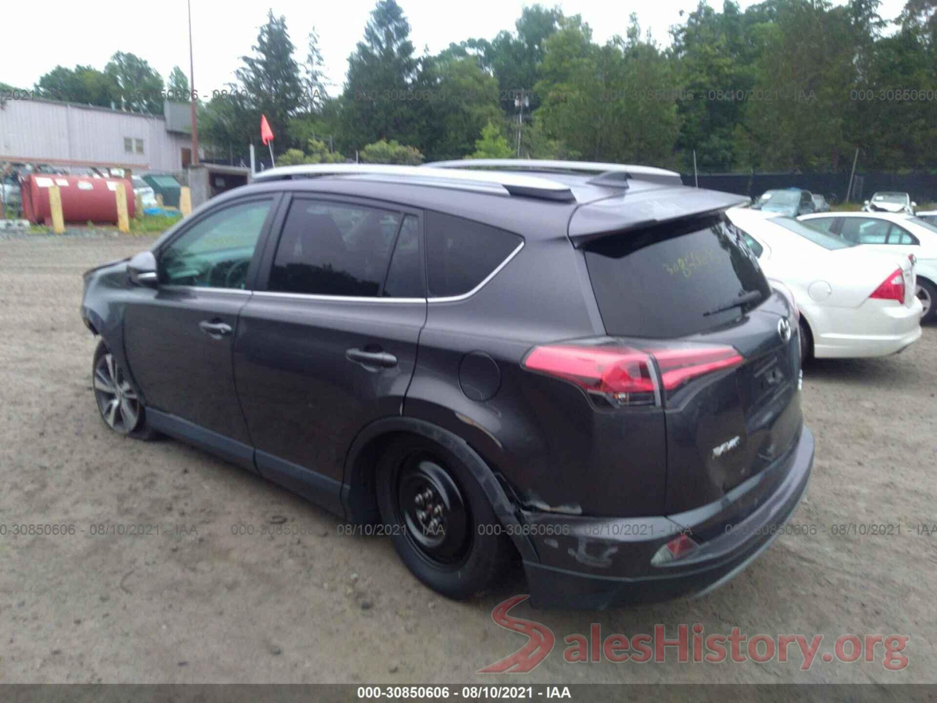 2T3RFREV3JW750939 2018 TOYOTA RAV4