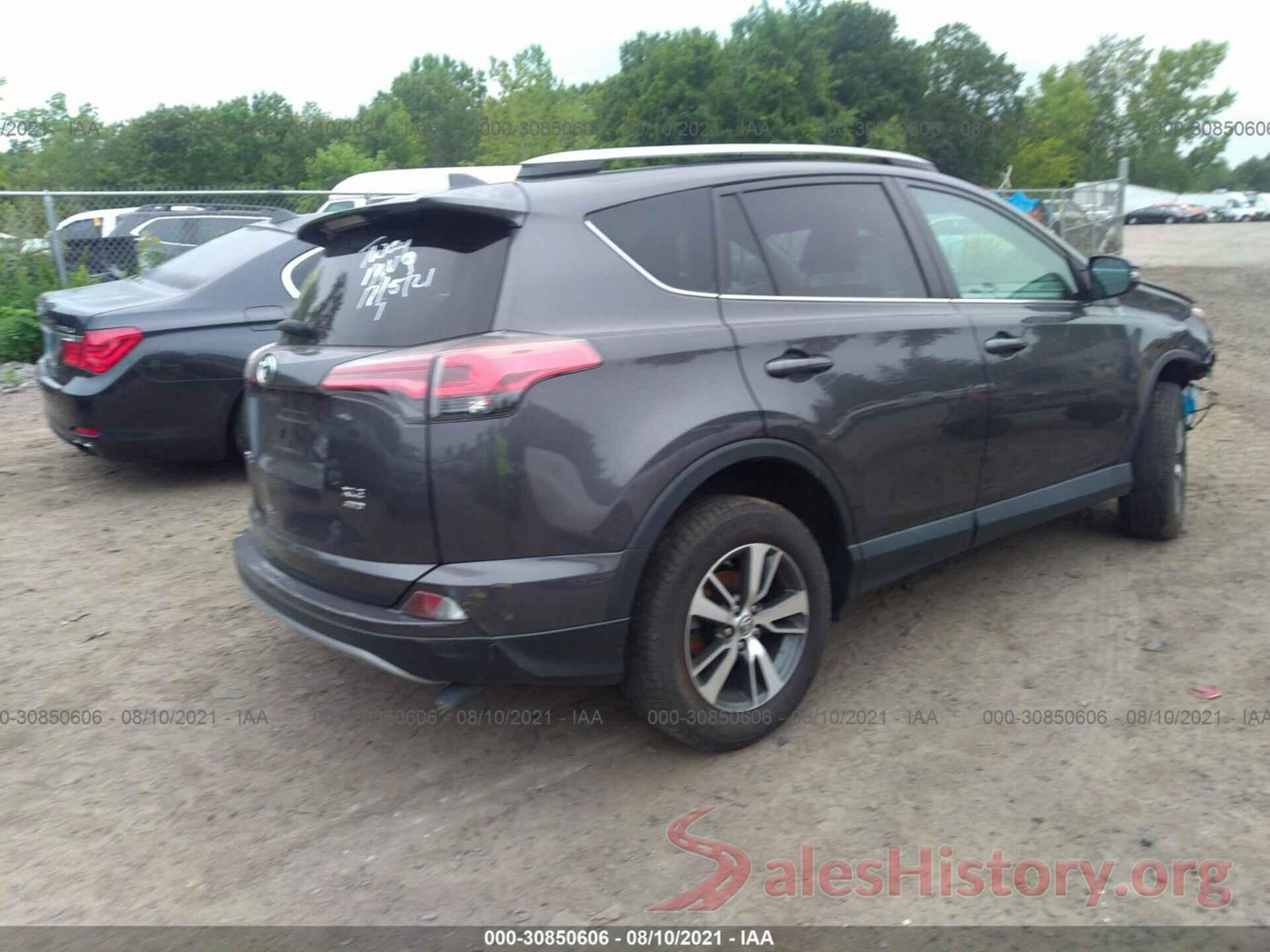 2T3RFREV3JW750939 2018 TOYOTA RAV4