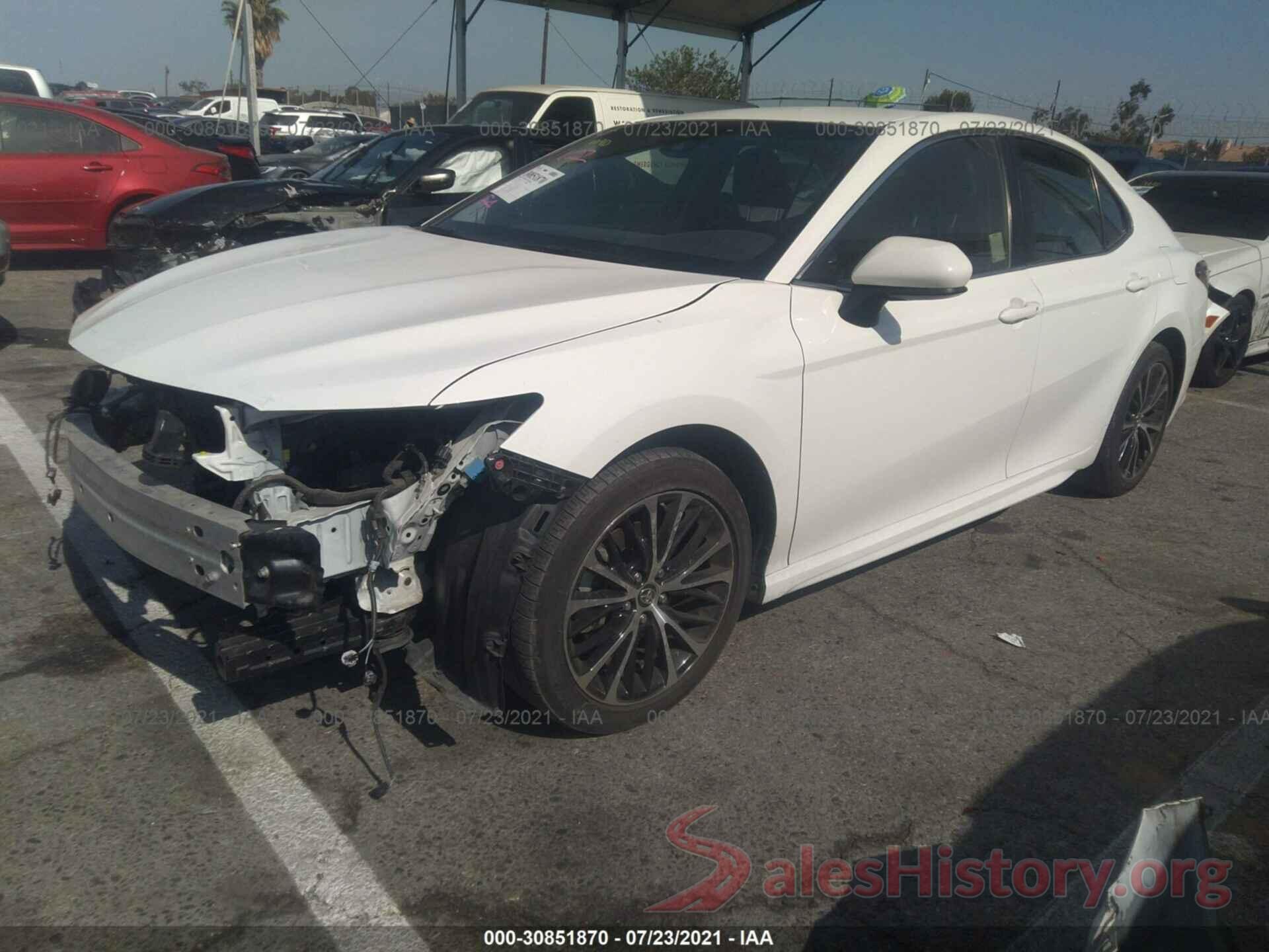 JTNB11HK5J3005689 2018 TOYOTA CAMRY