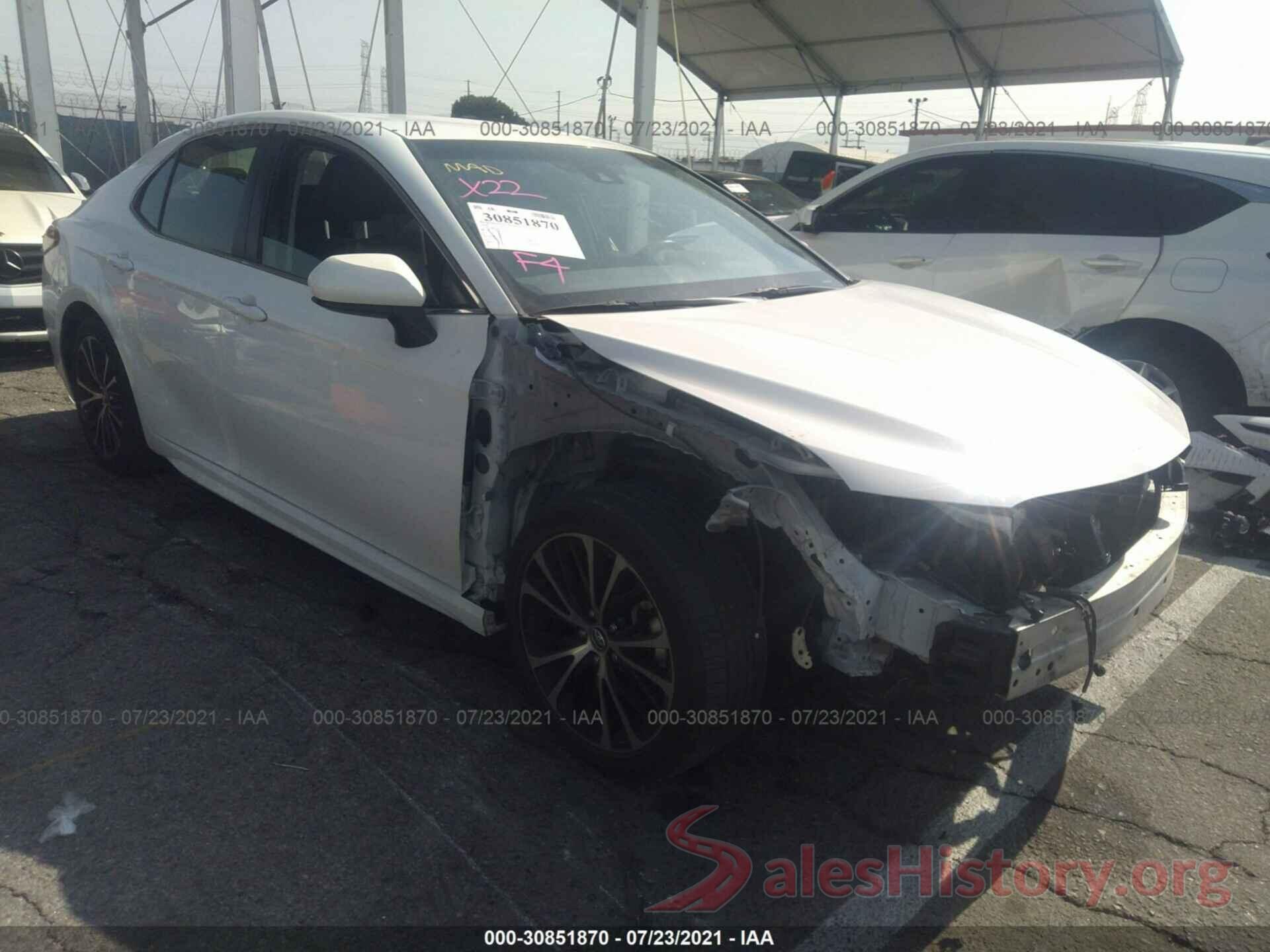 JTNB11HK5J3005689 2018 TOYOTA CAMRY