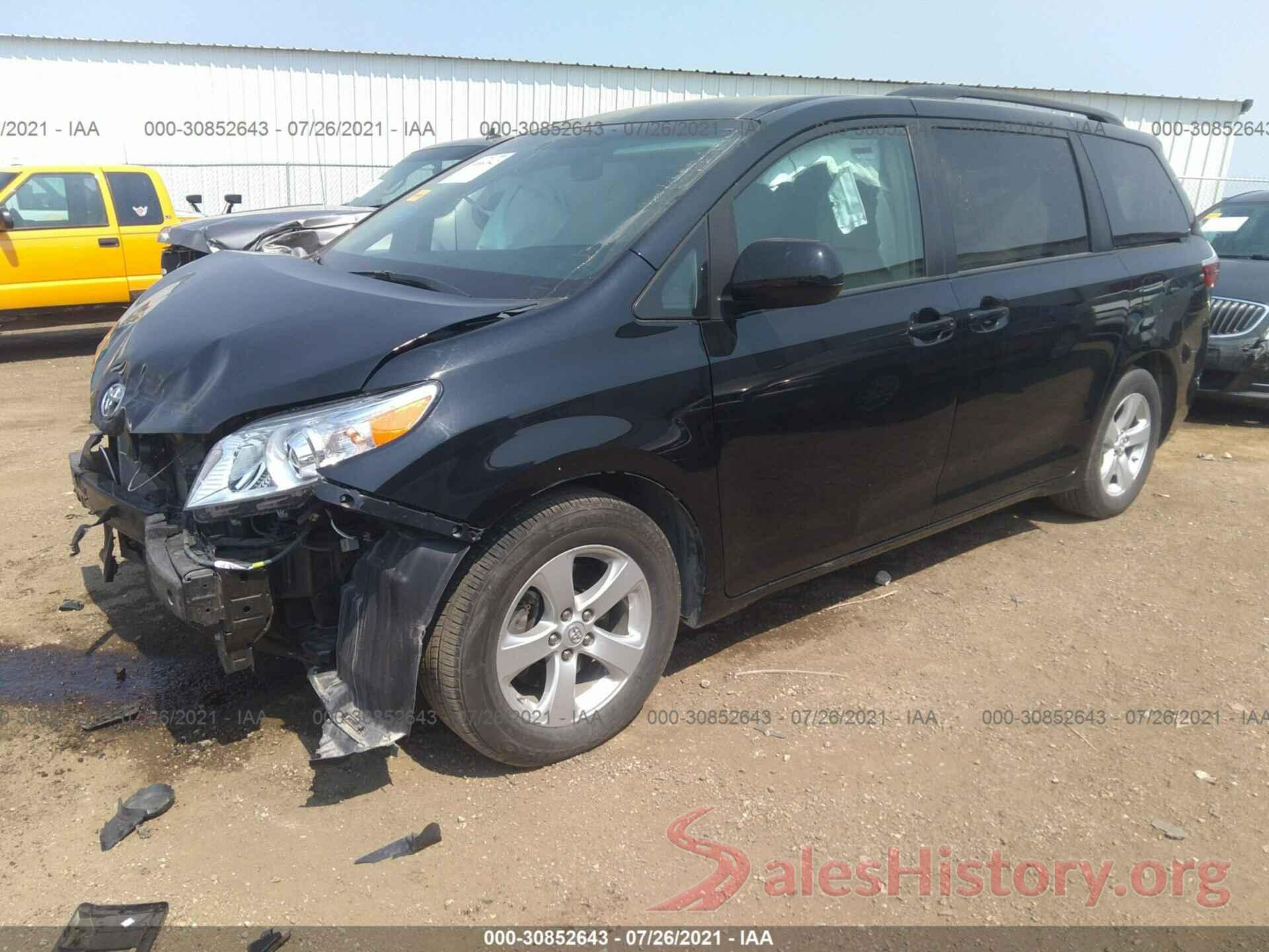 5TDKZ3DC2HS787854 2017 TOYOTA SIENNA