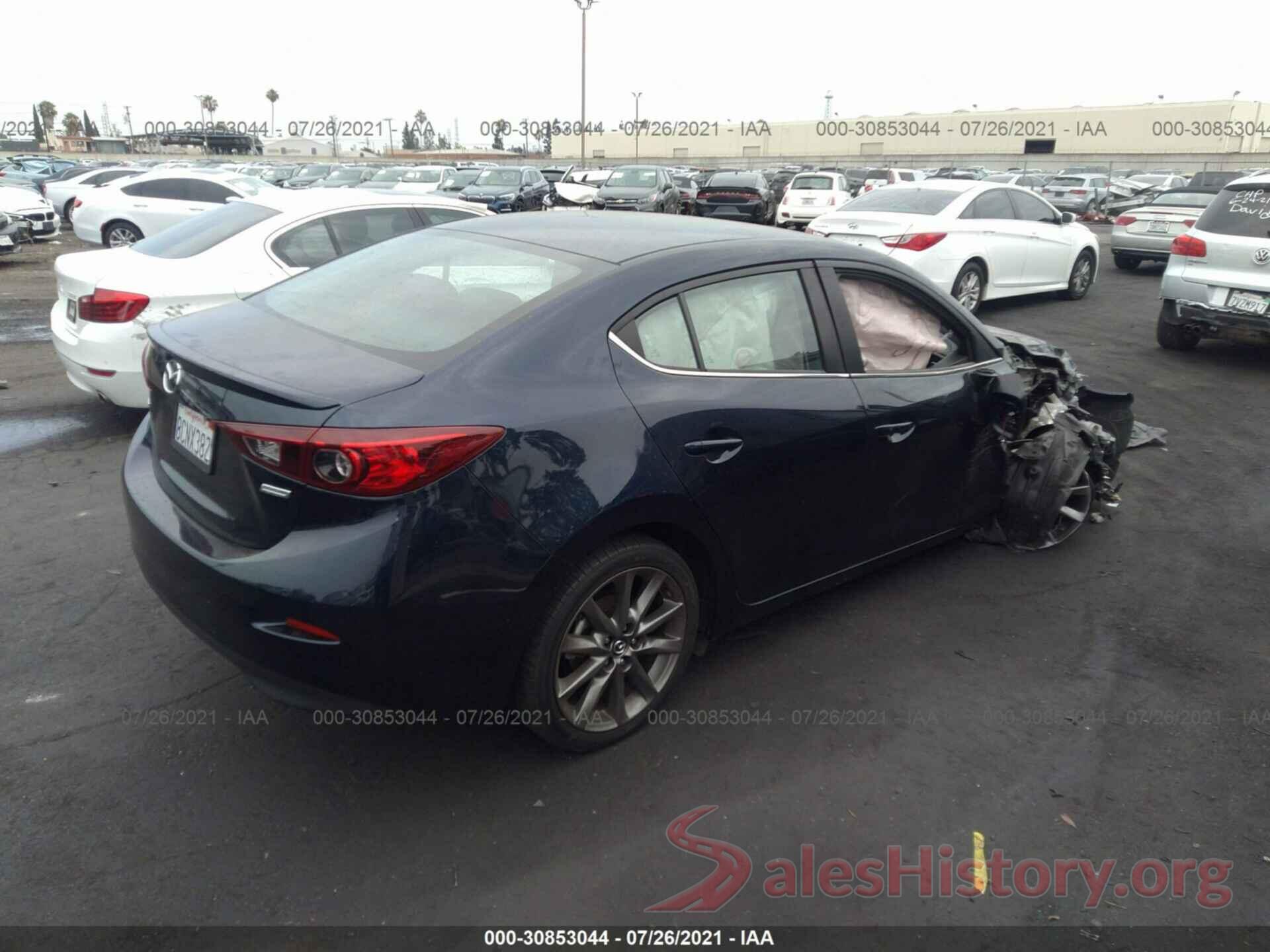 3MZBN1V30JM174620 2018 MAZDA MAZDA3 4-DOOR