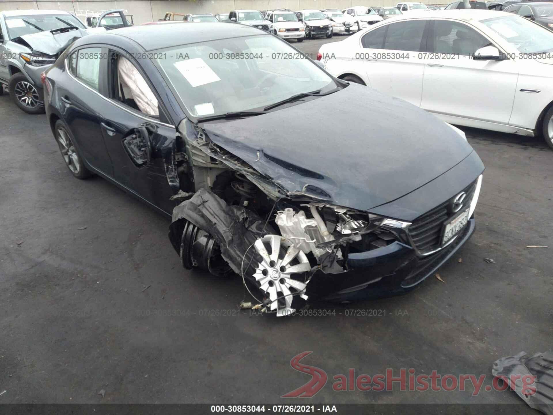 3MZBN1V30JM174620 2018 MAZDA MAZDA3 4-DOOR