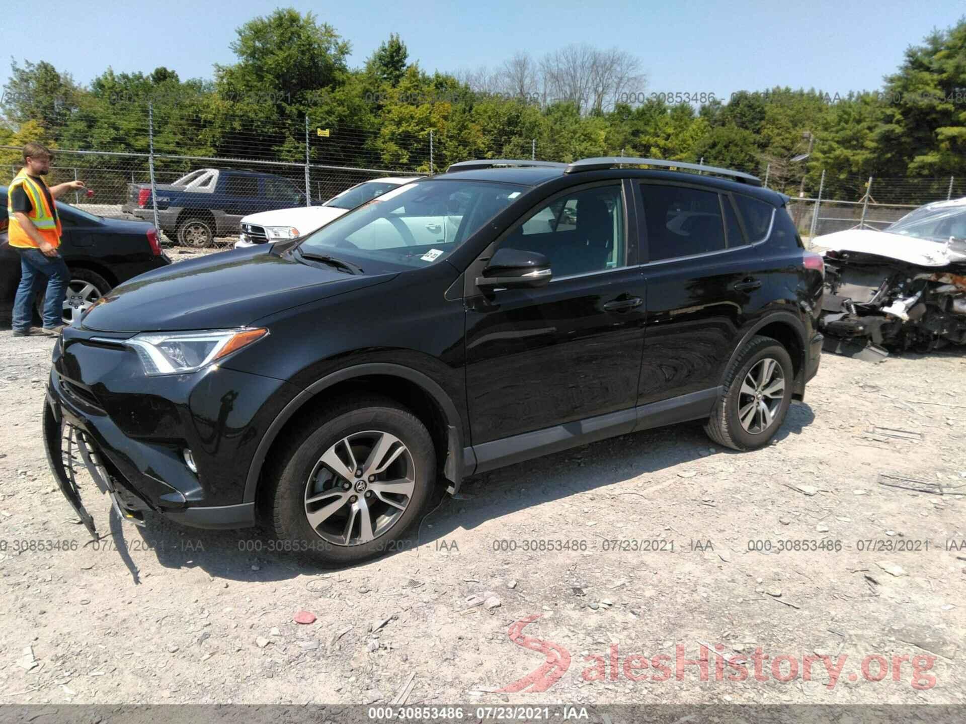 2T3RFREV5JW833059 2018 TOYOTA RAV4