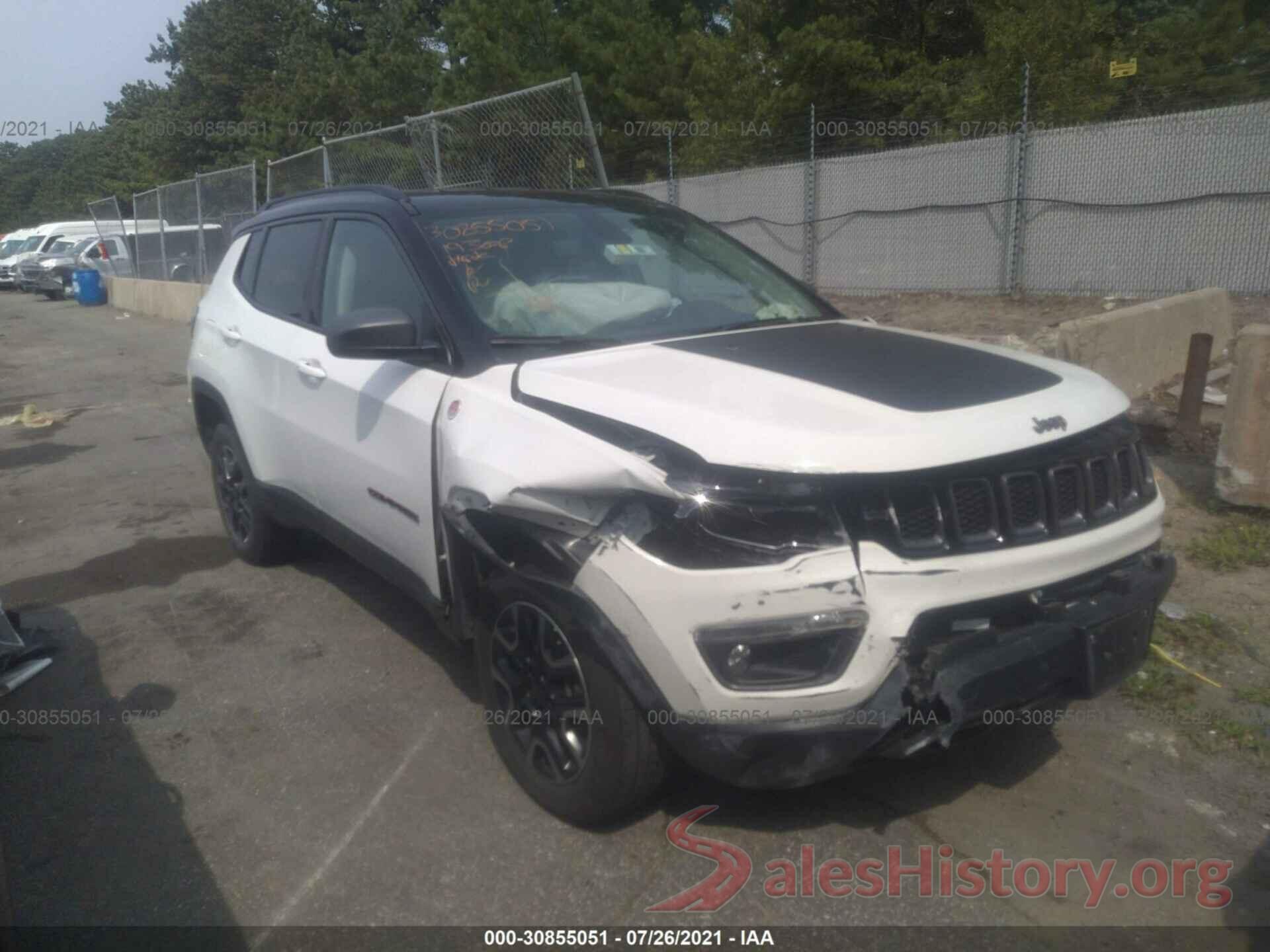 3C4NJDDB5KT733205 2019 JEEP COMPASS