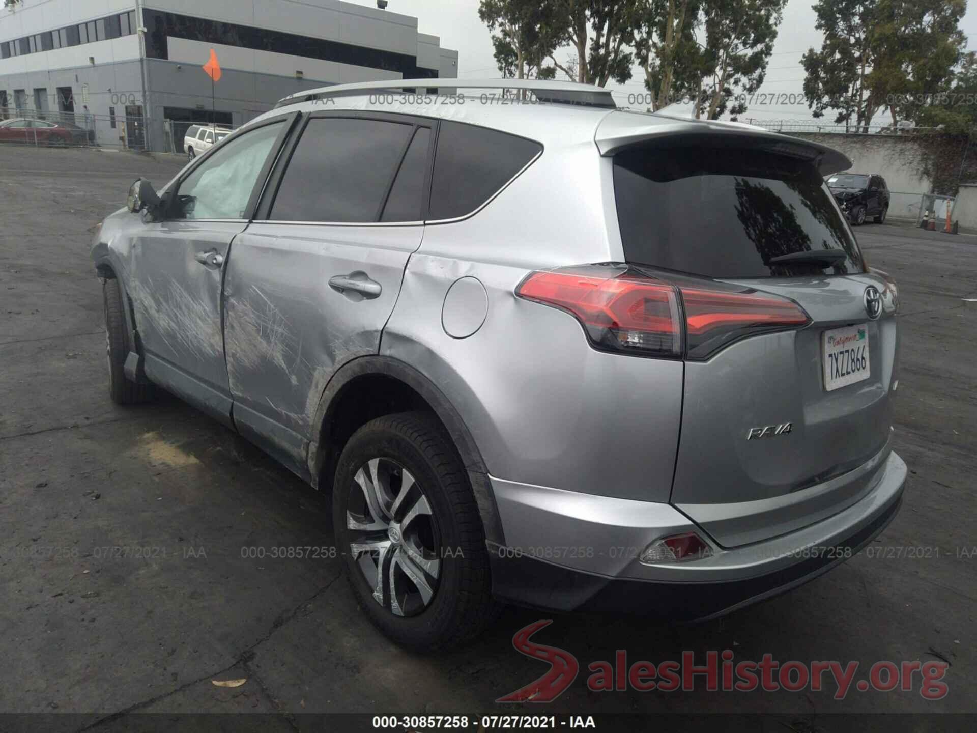 2T3ZFREV0HW369348 2017 TOYOTA RAV4