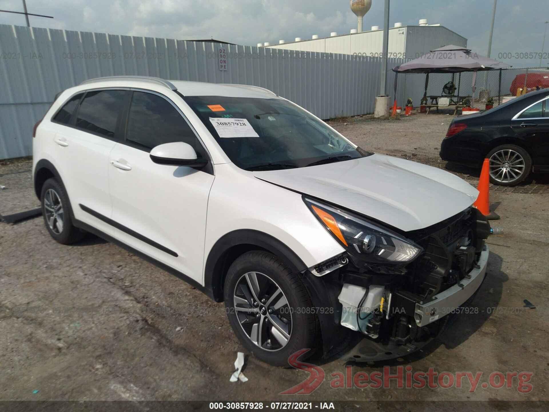 KNDCB3LC2L5392808 2020 KIA NIRO